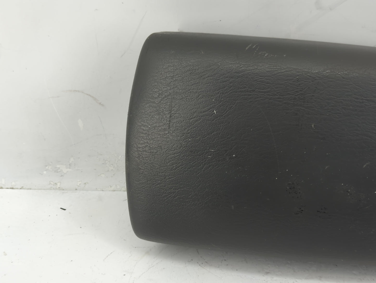 2005-2007 Jeep Liberty Center Console Armrest Cover Lid Fits Fits 2005 2006 2007 OEM Used Auto Parts - Oemusedautoparts1.com