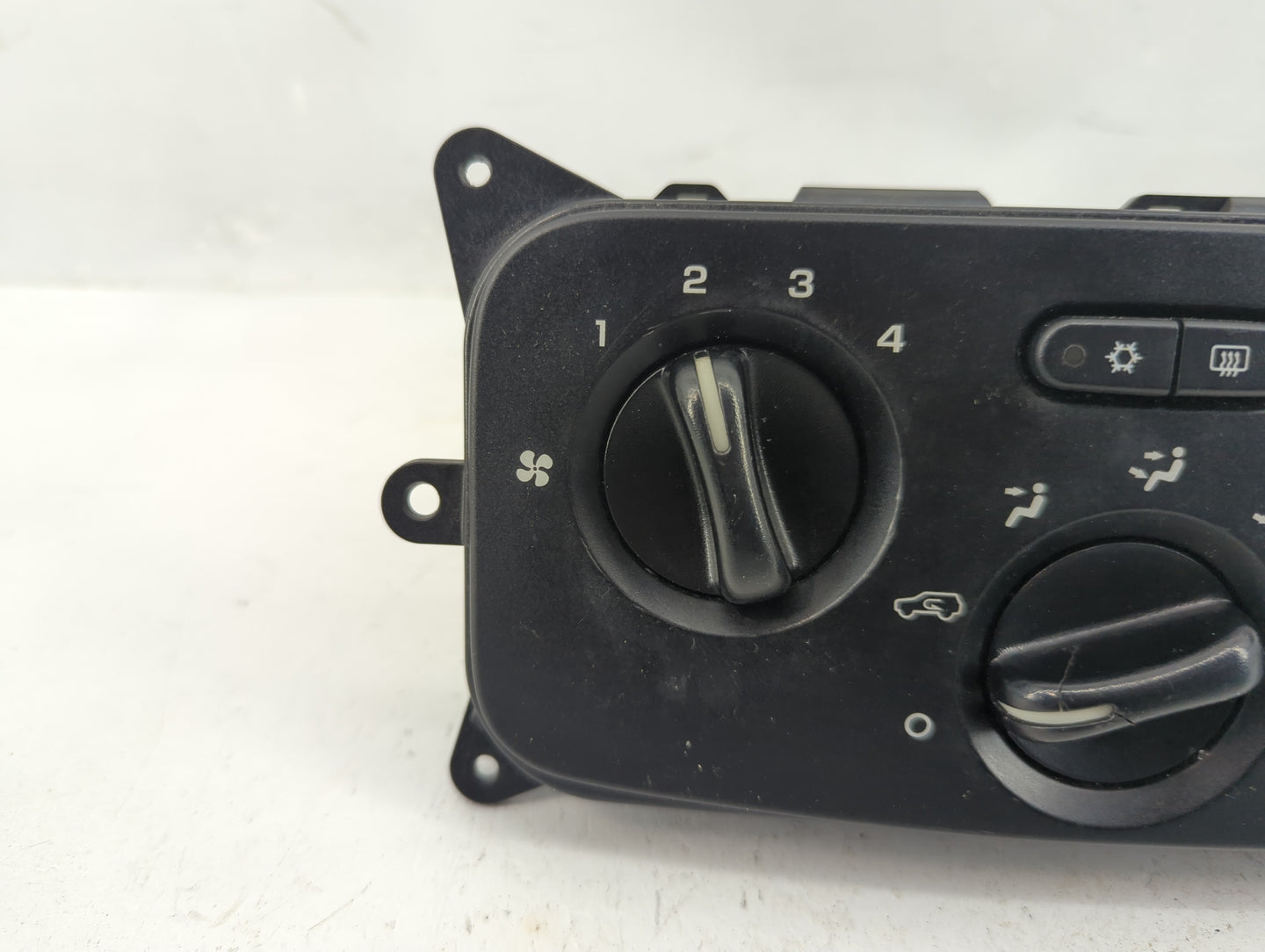 2004-2007 Jeep Liberty Climate Control Module Temperature AC/Heater Replacement Fits Fits 2004 2005 2006 2007 OEM Used Auto 