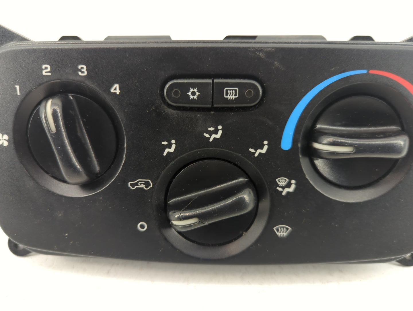 2004-2007 Jeep Liberty Climate Control Module Temperature AC/Heater Replacement Fits Fits 2004 2005 2006 2007 OEM Used Auto 