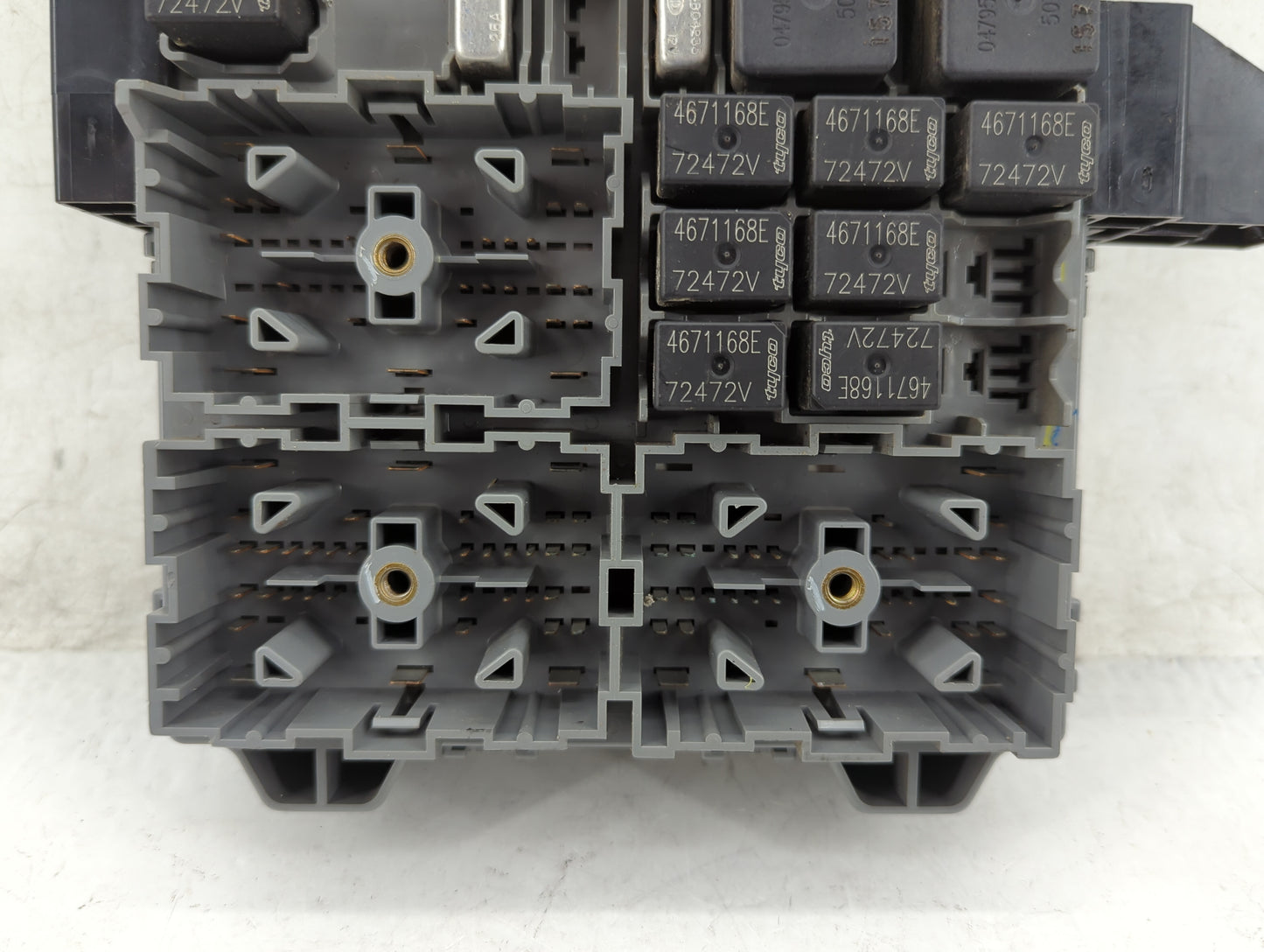 2005-2005 Jeep Liberty Body Control Module Bcm Inner Cabin Fuse Box - Oemusedautoparts1.com