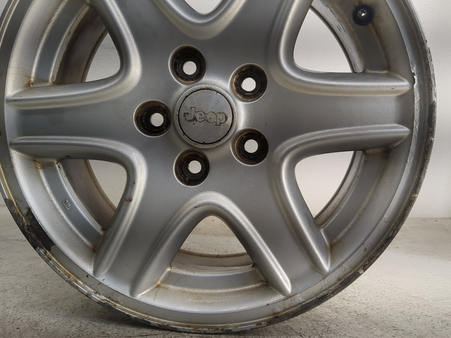 2003-2004 Jeep Liberty Oem Wheel Rim - Oemusedautoparts1.com