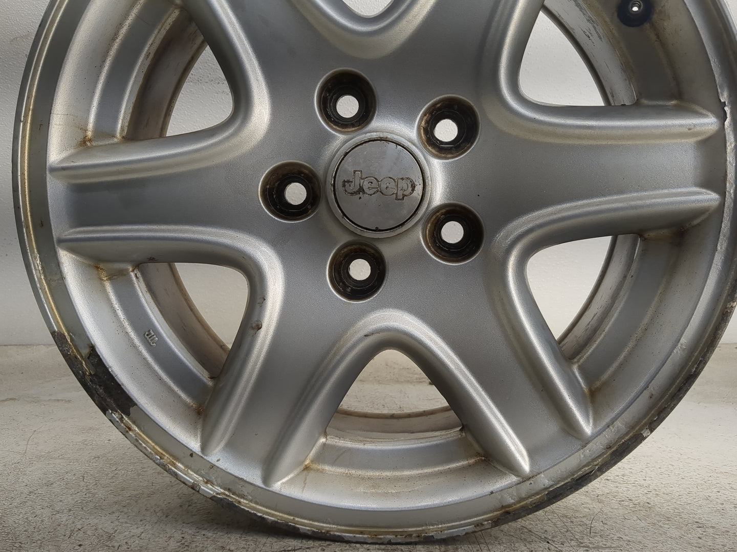 2003-2004 Jeep Liberty Oem Wheel Rim - Oemusedautoparts1.com