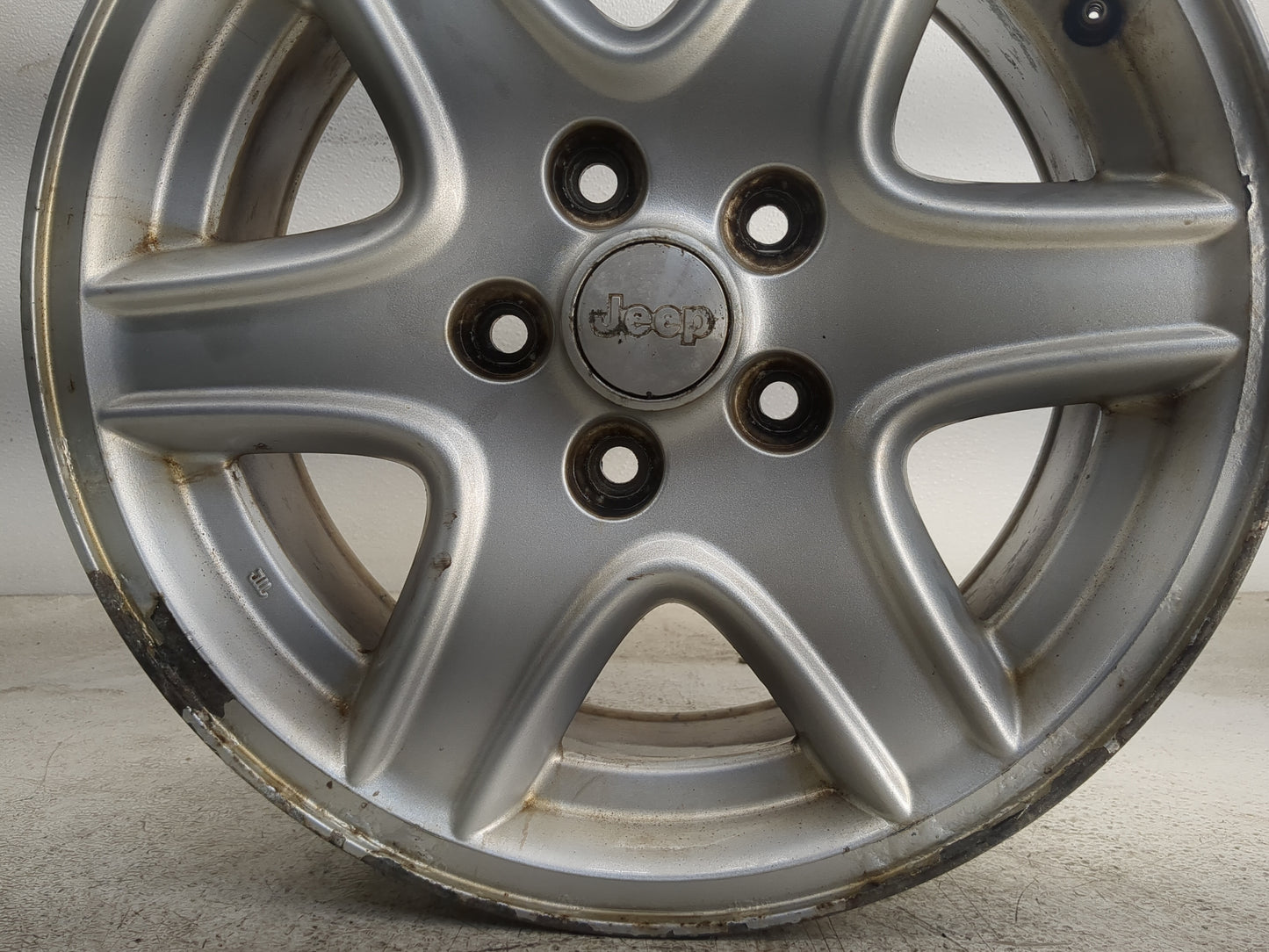 2003-2004 Jeep Liberty Oem Wheel Rim - Oemusedautoparts1.com