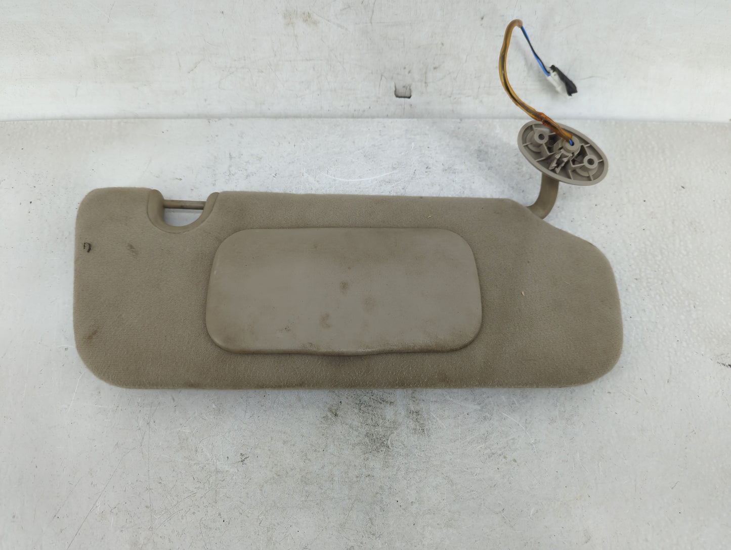 2002-2003 Jeep Liberty Sun Visor Shade Replacement Driver Left Mirror Fits Fits 2002 2003 OEM Used Auto Parts - Oemusedautop