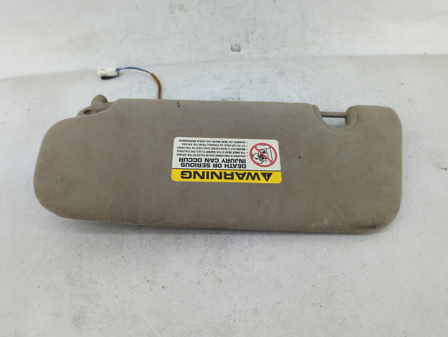 2002-2003 Jeep Liberty Sun Visor Shade Replacement Driver Left Mirror Fits Fits 2002 2003 OEM Used Auto Parts - Oemusedautop