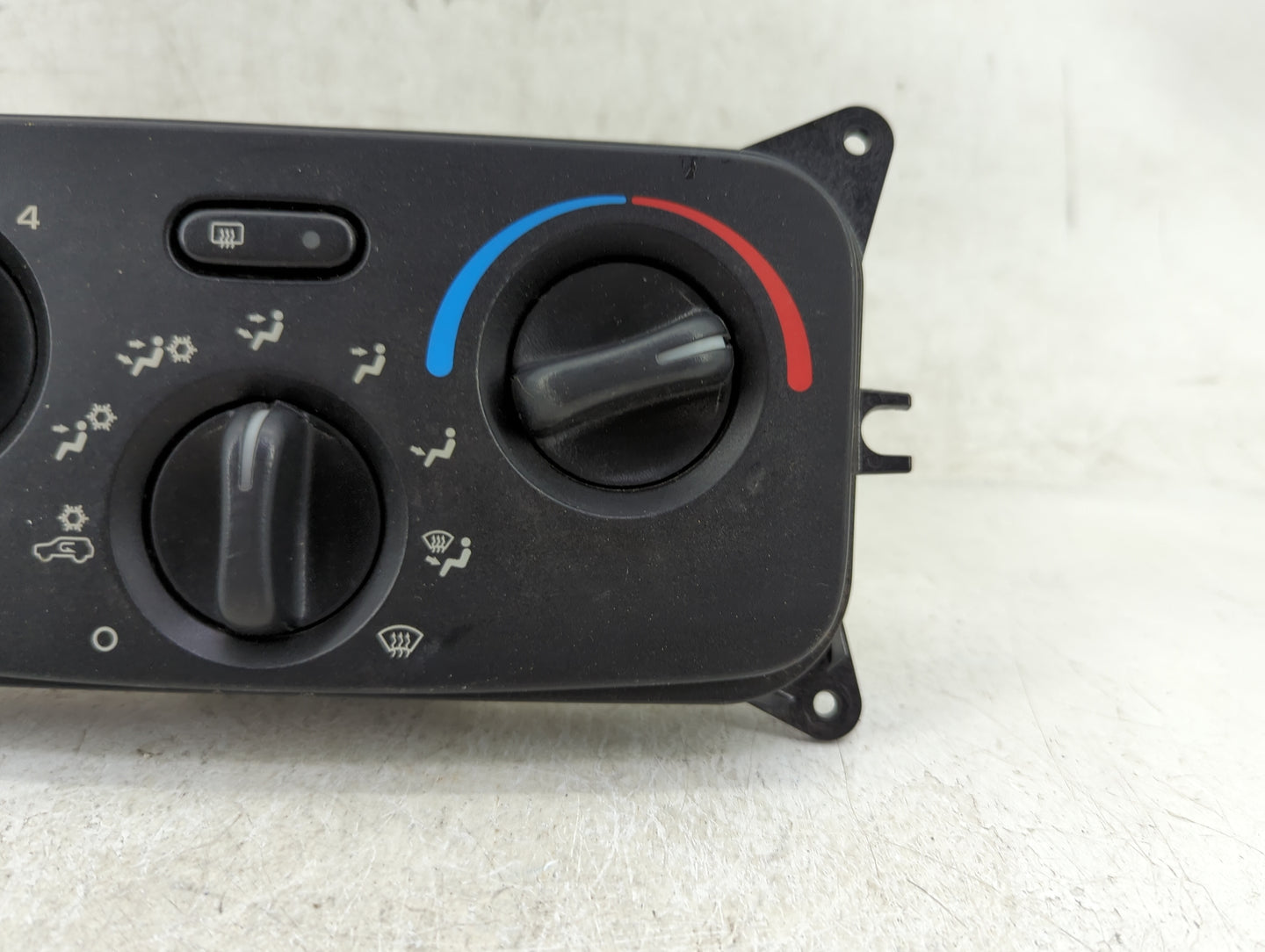 2002-2003 Jeep Liberty Climate Control Module Temperature AC/Heater Replacement Fits Fits 2002 2003 OEM Used Auto Parts - Oe