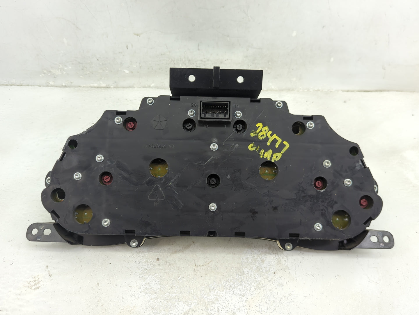 2003 Jeep Liberty Instrument Cluster Speedometer Gauges Fits OEM Used Auto Parts - Oemusedautoparts1.com
