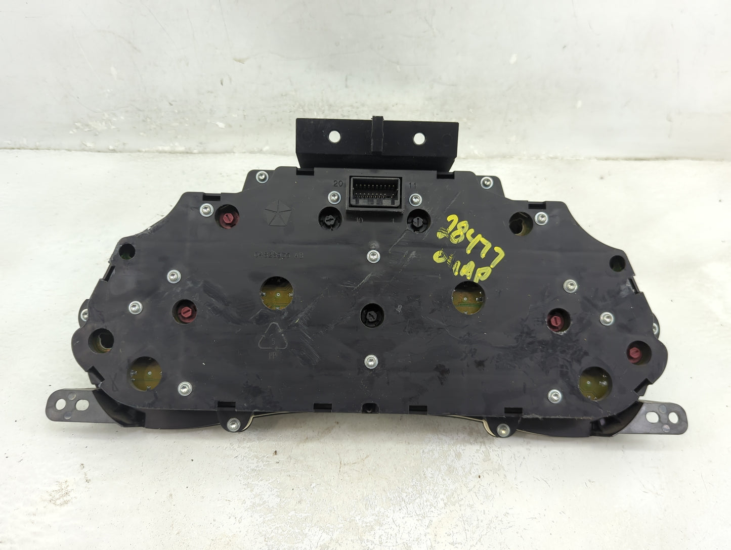 2003 Jeep Liberty Instrument Cluster Speedometer Gauges Fits OEM Used Auto Parts - Oemusedautoparts1.com