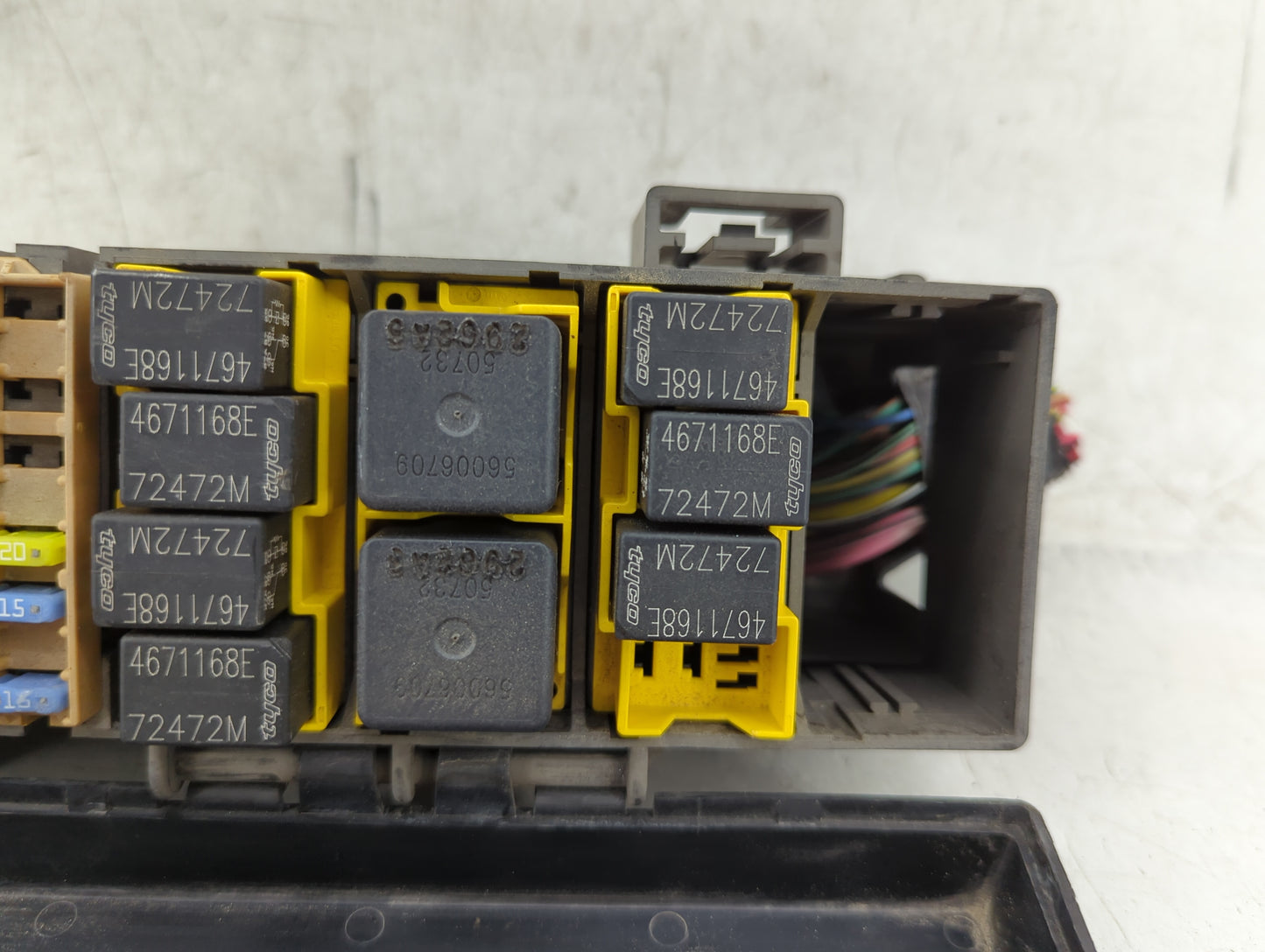 2002-2004 Jeep Liberty Fusebox Fuse Box Panel Relay Module Fits Fits 2002 2003 2004 OEM Used Auto Parts - Oemusedautoparts1.