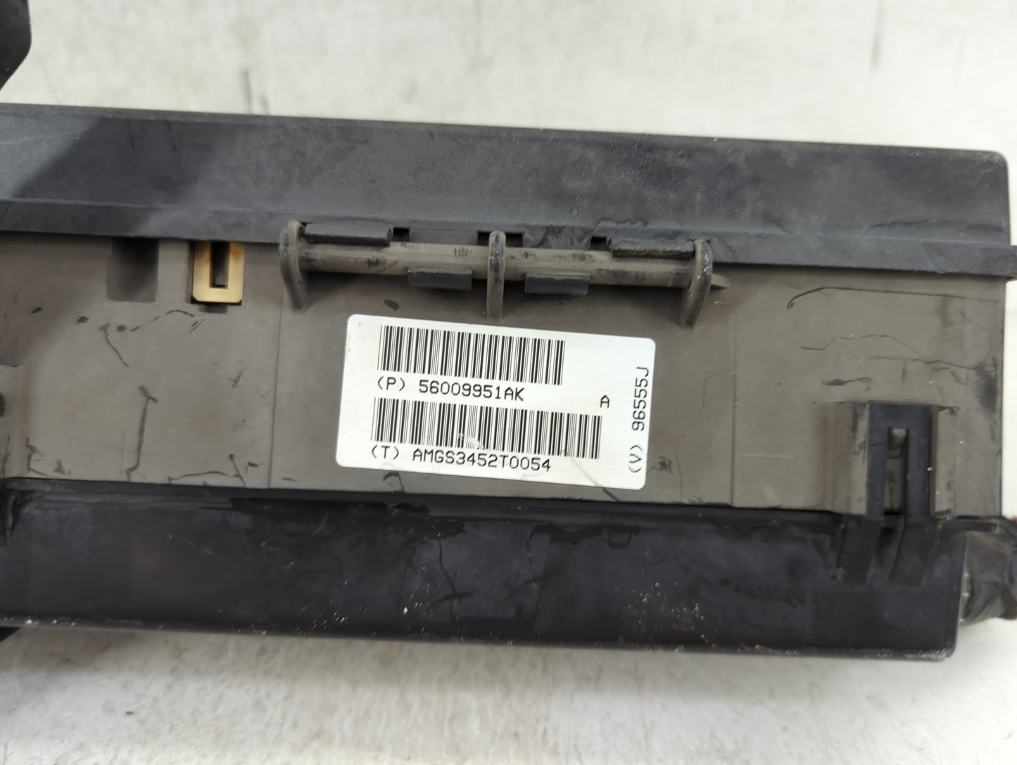 2002-2004 Jeep Liberty Fusebox Fuse Box Panel Relay Module Fits Fits 2002 2003 2004 OEM Used Auto Parts - Oemusedautoparts1.