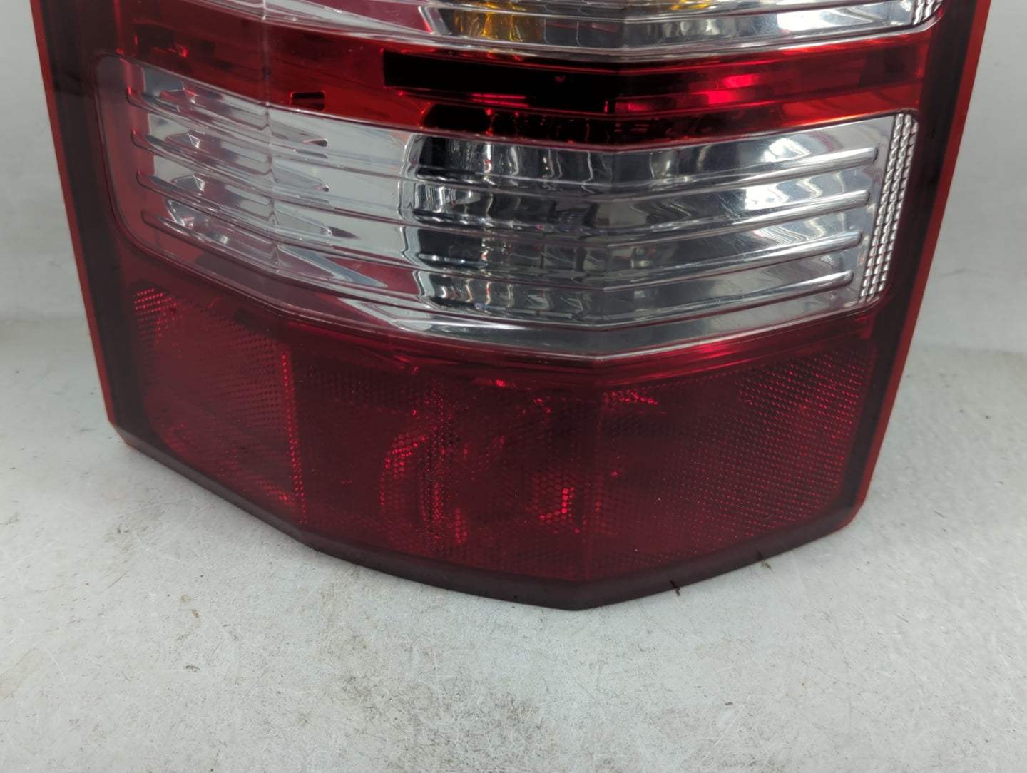 2008-2012 Jeep Liberty Tail Light Assembly Driver Left OEM Fits Fits 2008 2009 2010 2011 2012 OEM Used Auto Parts - Oemuseda