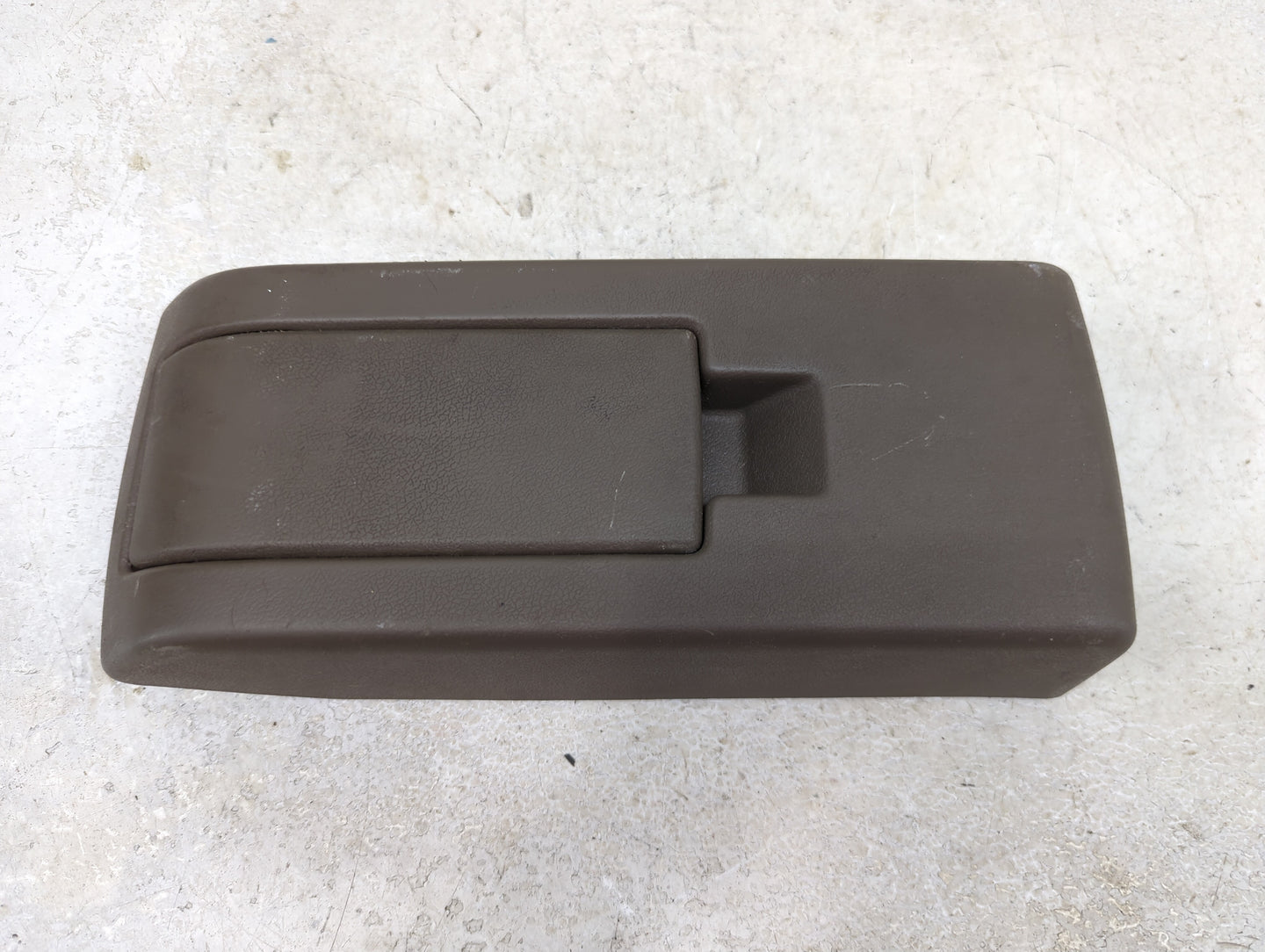 2007-2008 Jeep Patriot Center Console Armrest Cover Lid Fits Fits 2007 2008 OEM Used Auto Parts - Oemusedautoparts1.com