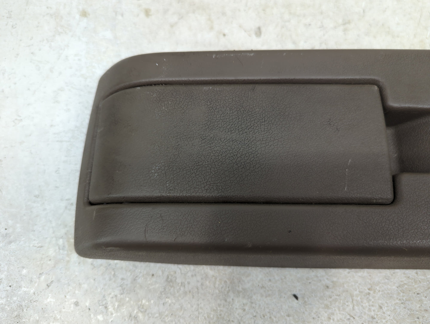 2007-2008 Jeep Patriot Center Console Armrest Cover Lid Fits Fits 2007 2008 OEM Used Auto Parts - Oemusedautoparts1.com