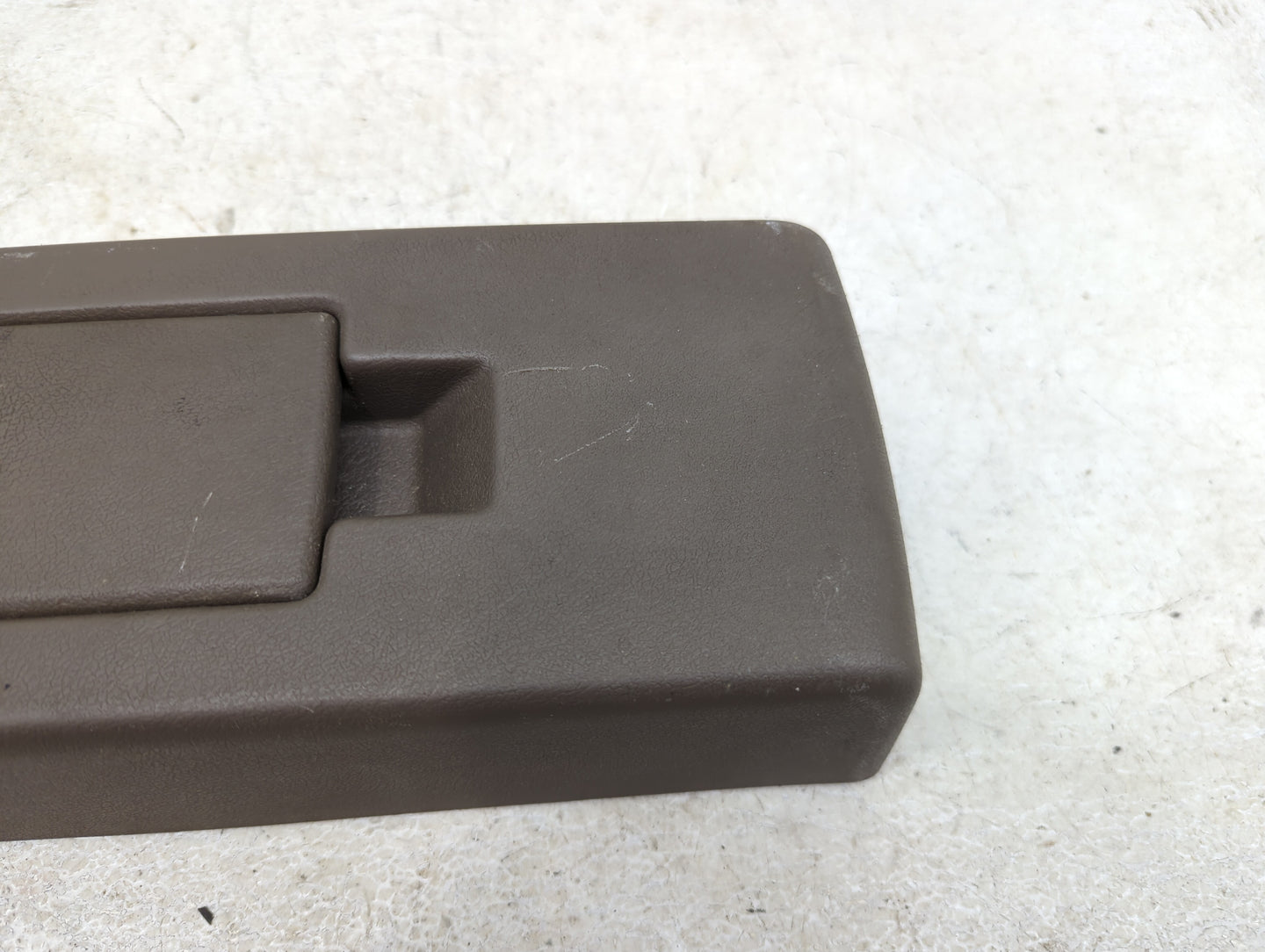 2007-2008 Jeep Patriot Center Console Armrest Cover Lid Fits Fits 2007 2008 OEM Used Auto Parts - Oemusedautoparts1.com