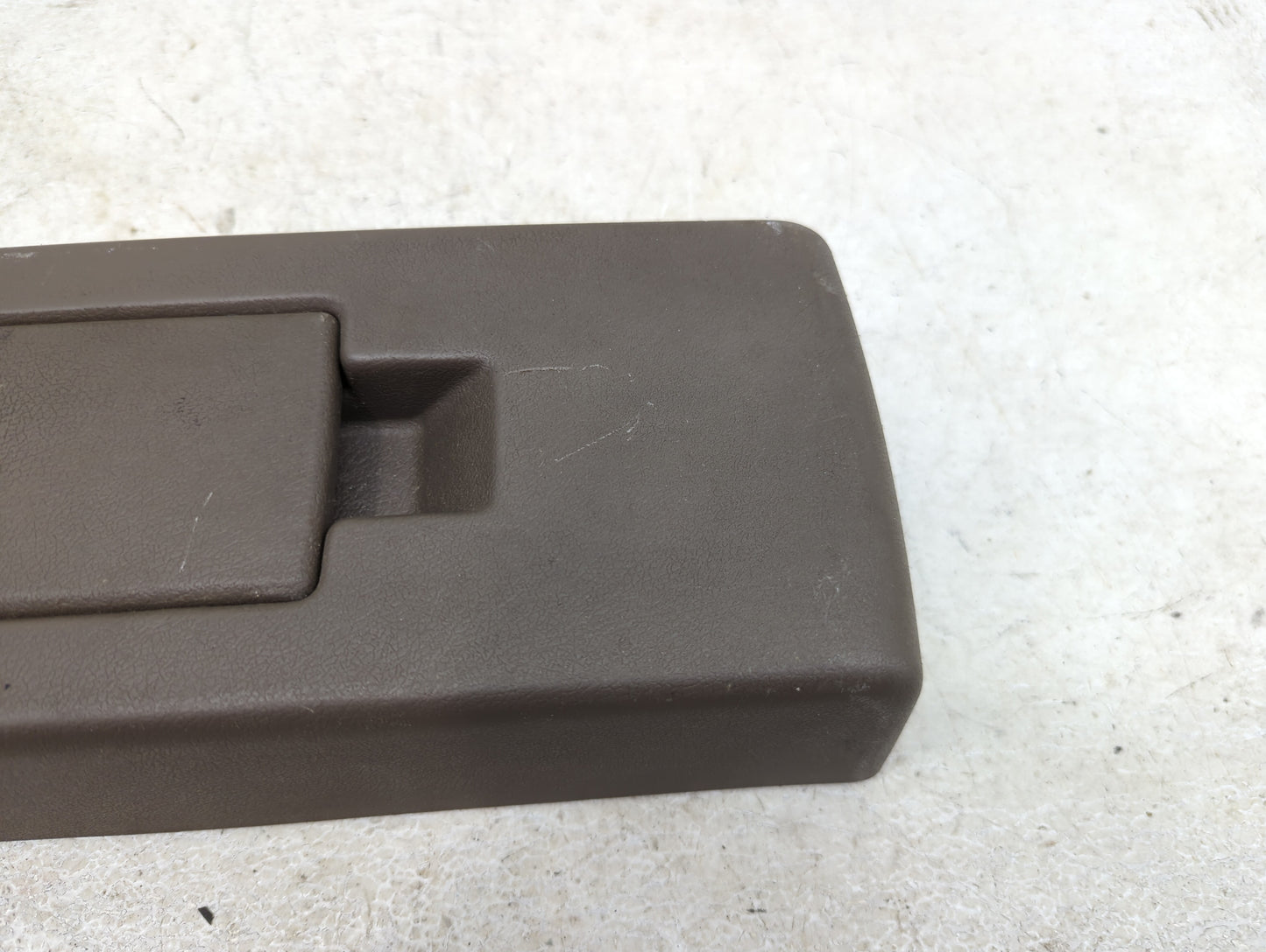 2007-2008 Jeep Patriot Center Console Armrest Cover Lid Fits Fits 2007 2008 OEM Used Auto Parts - Oemusedautoparts1.com