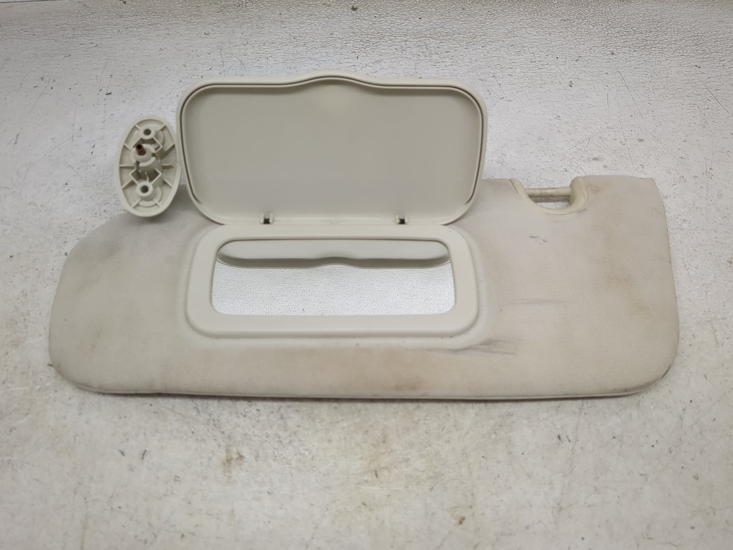 2007-2009 Jeep Patriot Sun Visor Shade Replacement Driver Left Mirror Fits Fits 2007 2008 2009 OEM Used Auto Parts - Oemused