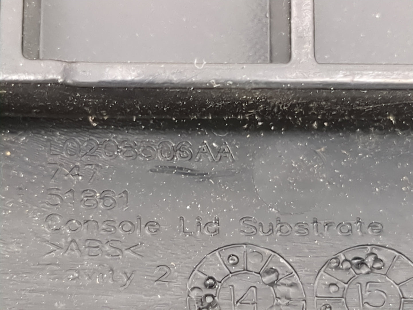 2011-2017 Jeep Patriot Center Console Armrest Cover Lid Fits Fits 2011 2012 2013 2014 2015 2016 2017 OEM Used Auto Parts - O