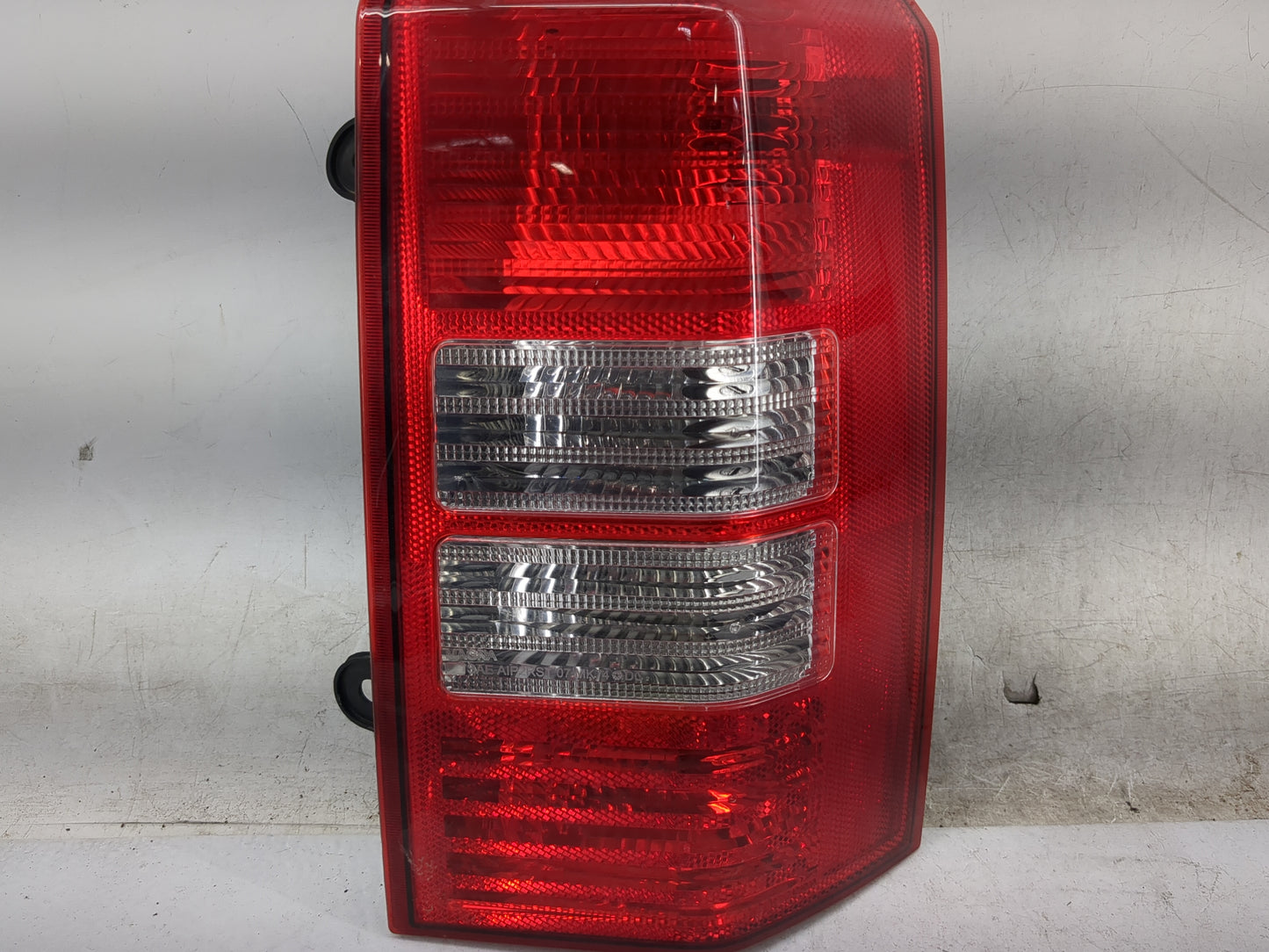 2008-2017 Jeep Patriot Tail Light Assembly Passenger Right OEM Fits Fits 2008 2009 2010 2011 2012 2013 2014 2015 2016 2017 O