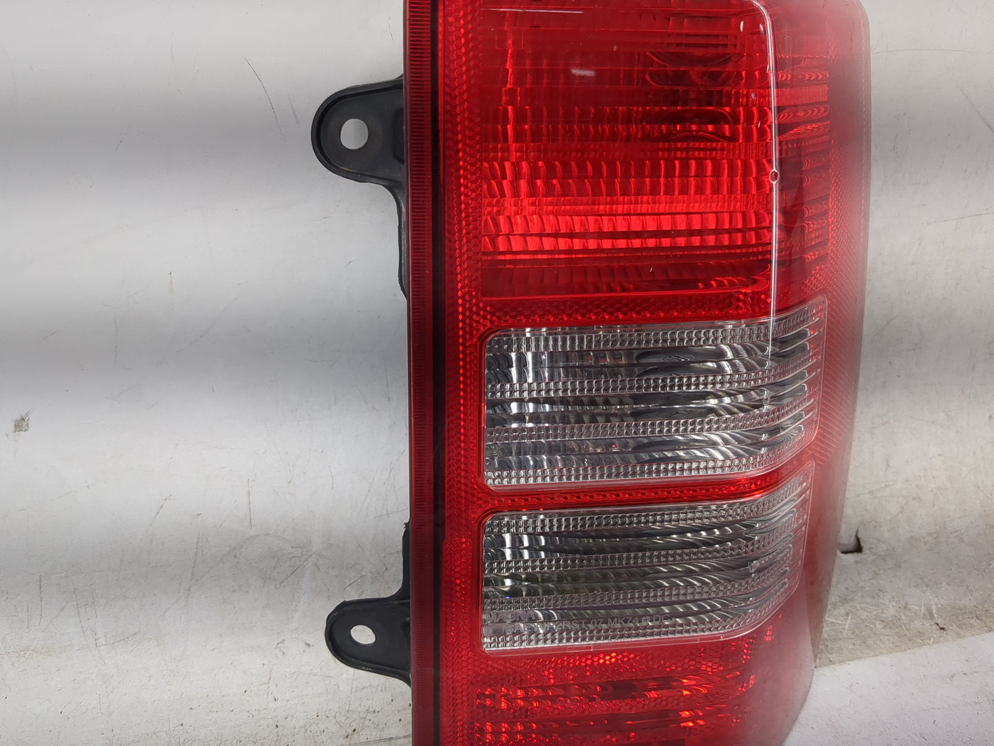 2008-2017 Jeep Patriot Tail Light Assembly Passenger Right OEM Fits Fits 2008 2009 2010 2011 2012 2013 2014 2015 2016 2017 O