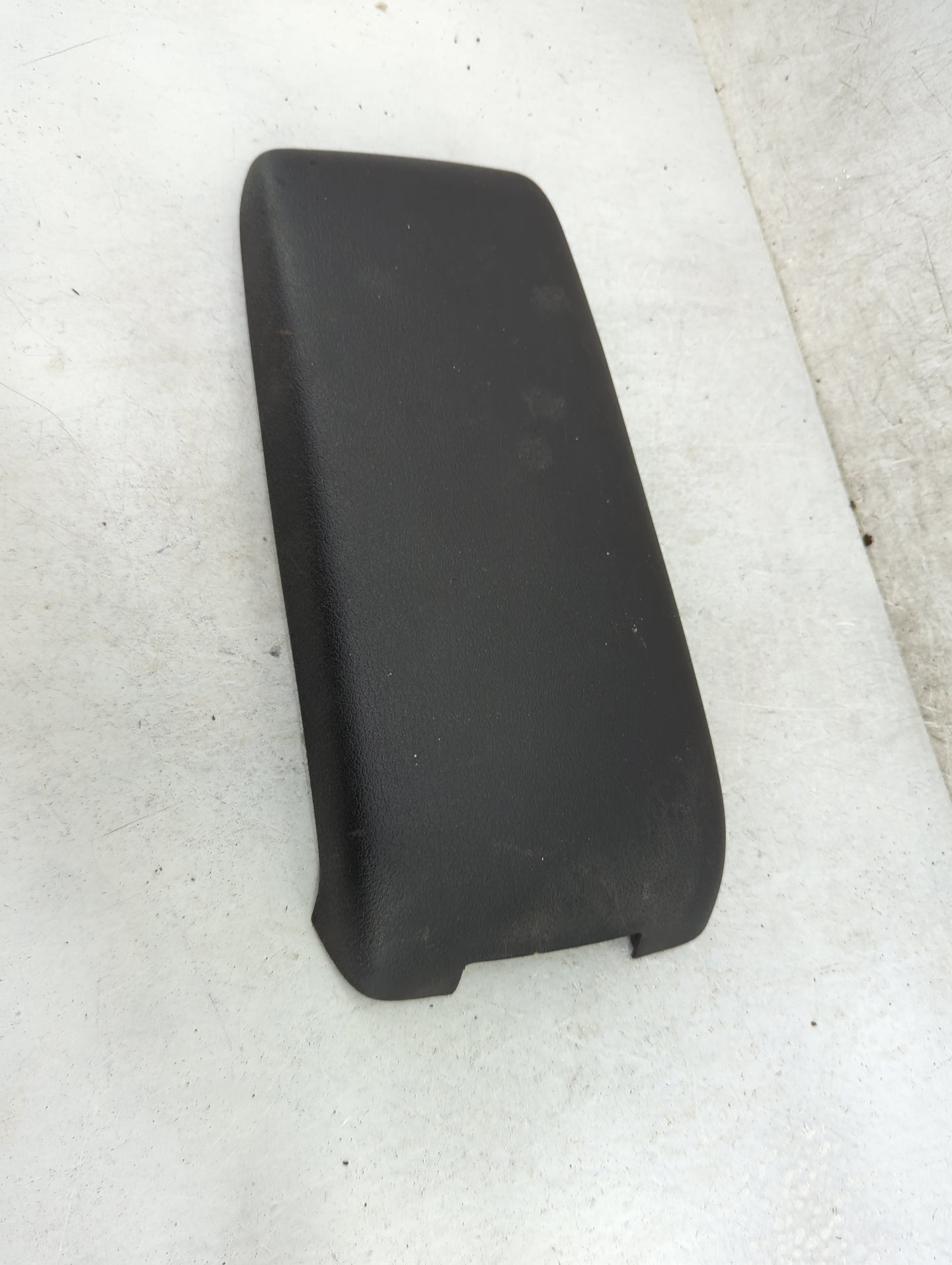 2011-2017 Jeep Patriot Center Console Armrest Cover Lid Fits Fits 2011 2012 2013 2014 2015 2016 2017 OEM Used Auto Parts - O