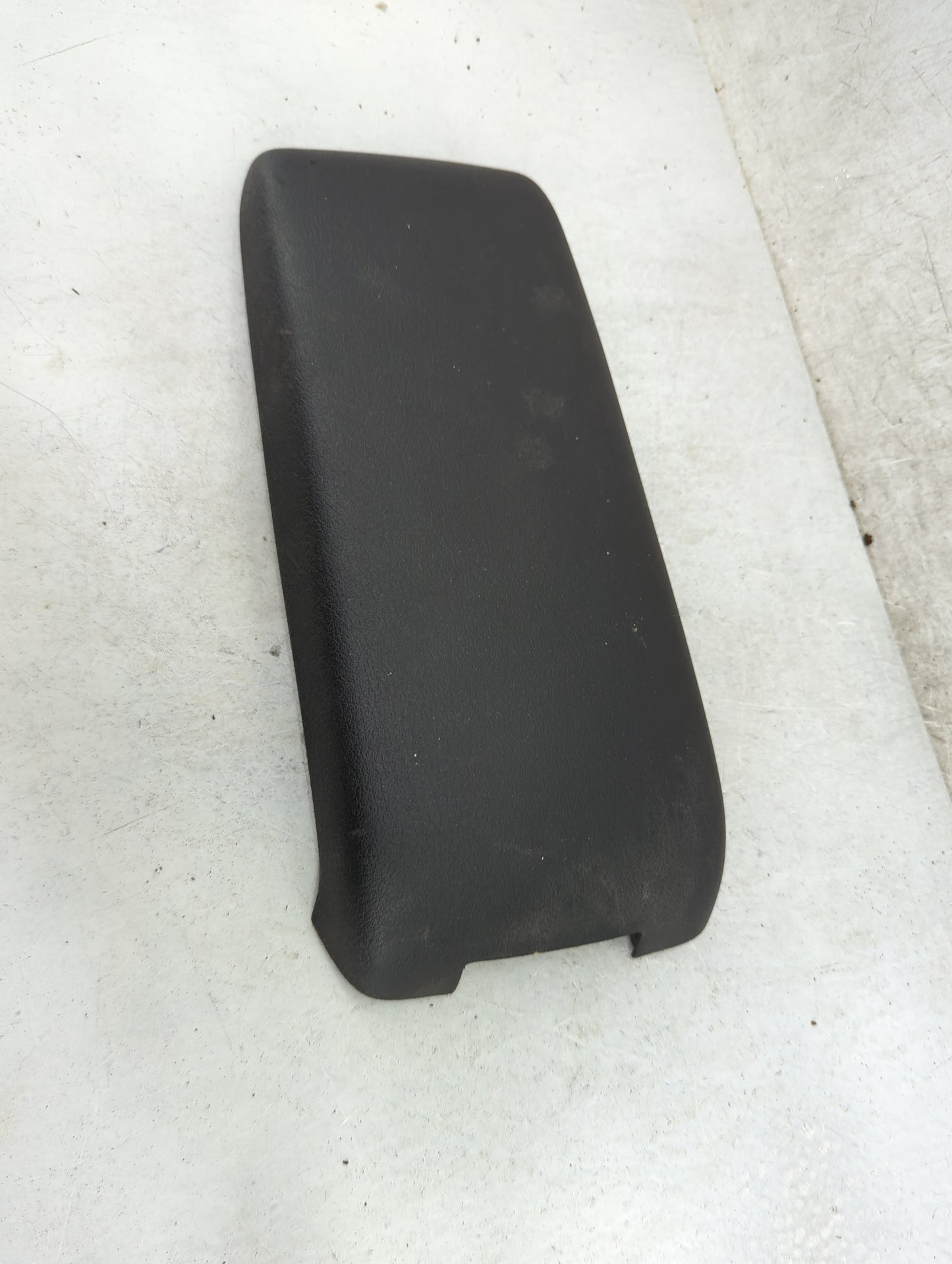 2011-2017 Jeep Patriot Center Console Armrest Cover Lid Fits Fits 2011 2012 2013 2014 2015 2016 2017 OEM Used Auto Parts - O