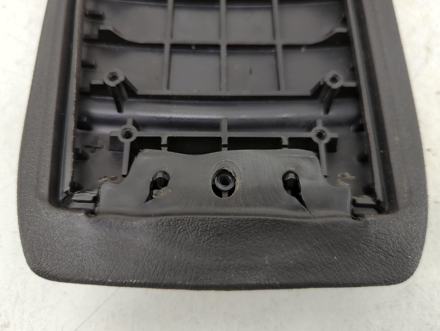 2011-2017 Jeep Patriot Center Console Armrest Cover Lid Fits Fits 2011 2012 2013 2014 2015 2016 2017 OEM Used Auto Parts - O