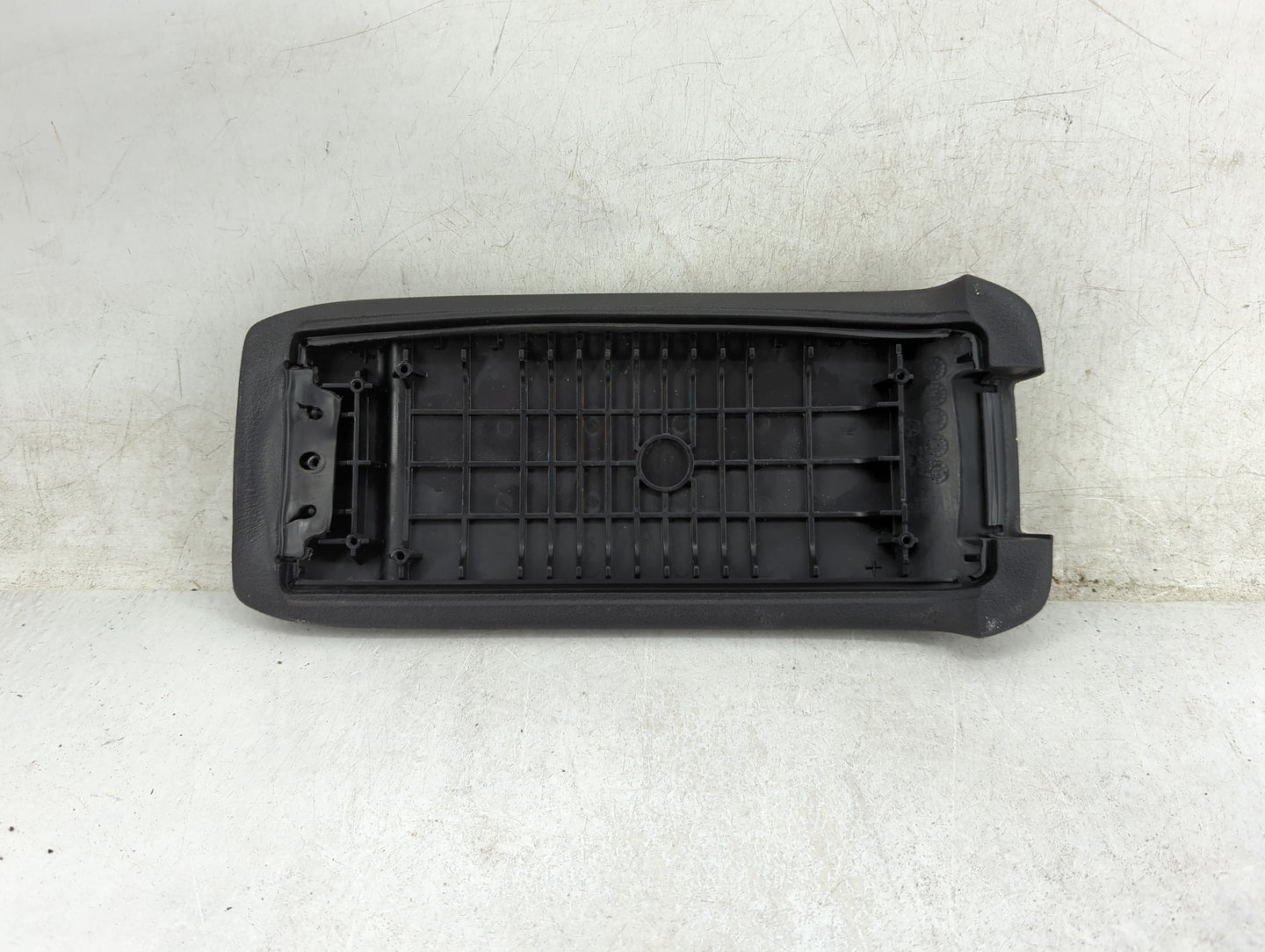 2011-2017 Jeep Patriot Center Console Armrest Cover Lid Fits Fits 2011 2012 2013 2014 2015 2016 2017 OEM Used Auto Parts - O