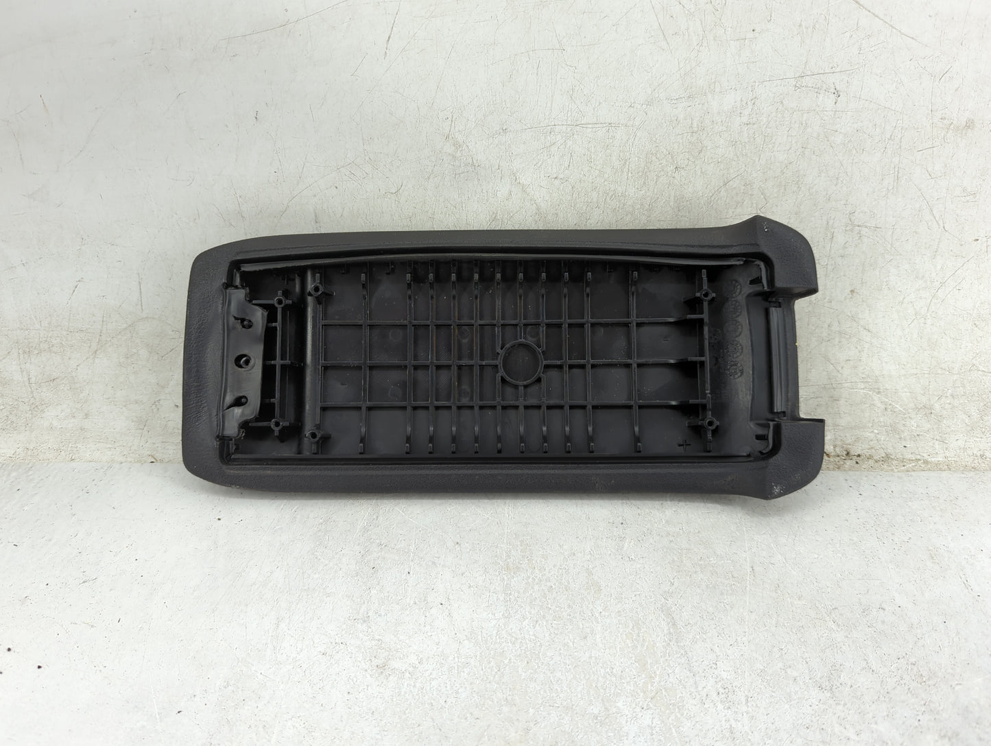 2011-2017 Jeep Patriot Center Console Armrest Cover Lid Fits Fits 2011 2012 2013 2014 2015 2016 2017 OEM Used Auto Parts - O