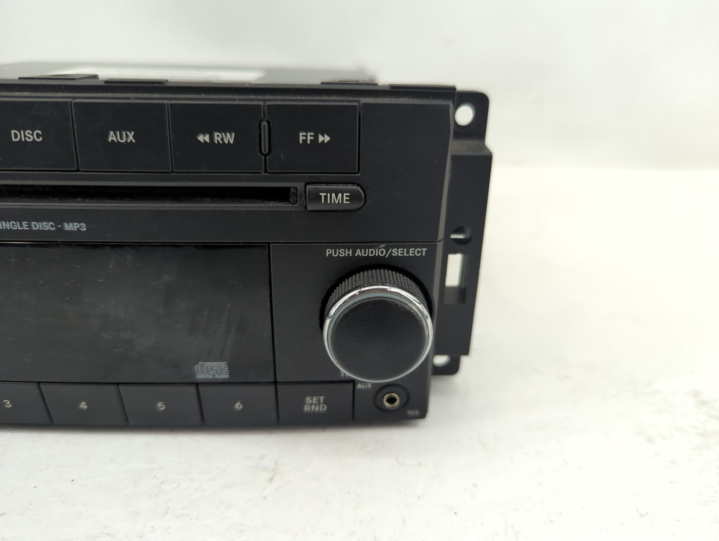 2009-2010 Jeep Patriot Radio AM FM Cd Player Receiver Replacement Fits Fits 2008 2009 2010 OEM Used Auto Parts - Oemusedauto