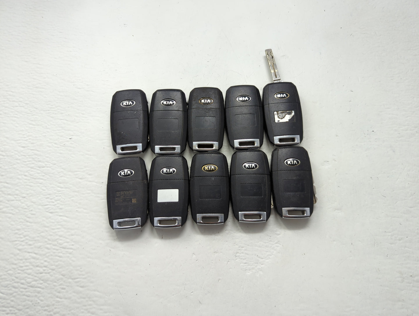 Lot of 10 Kia Keyless Entry Remote Fob MIXED FCC IDS MIXED PART NUMBERS - Oemusedautoparts1.com