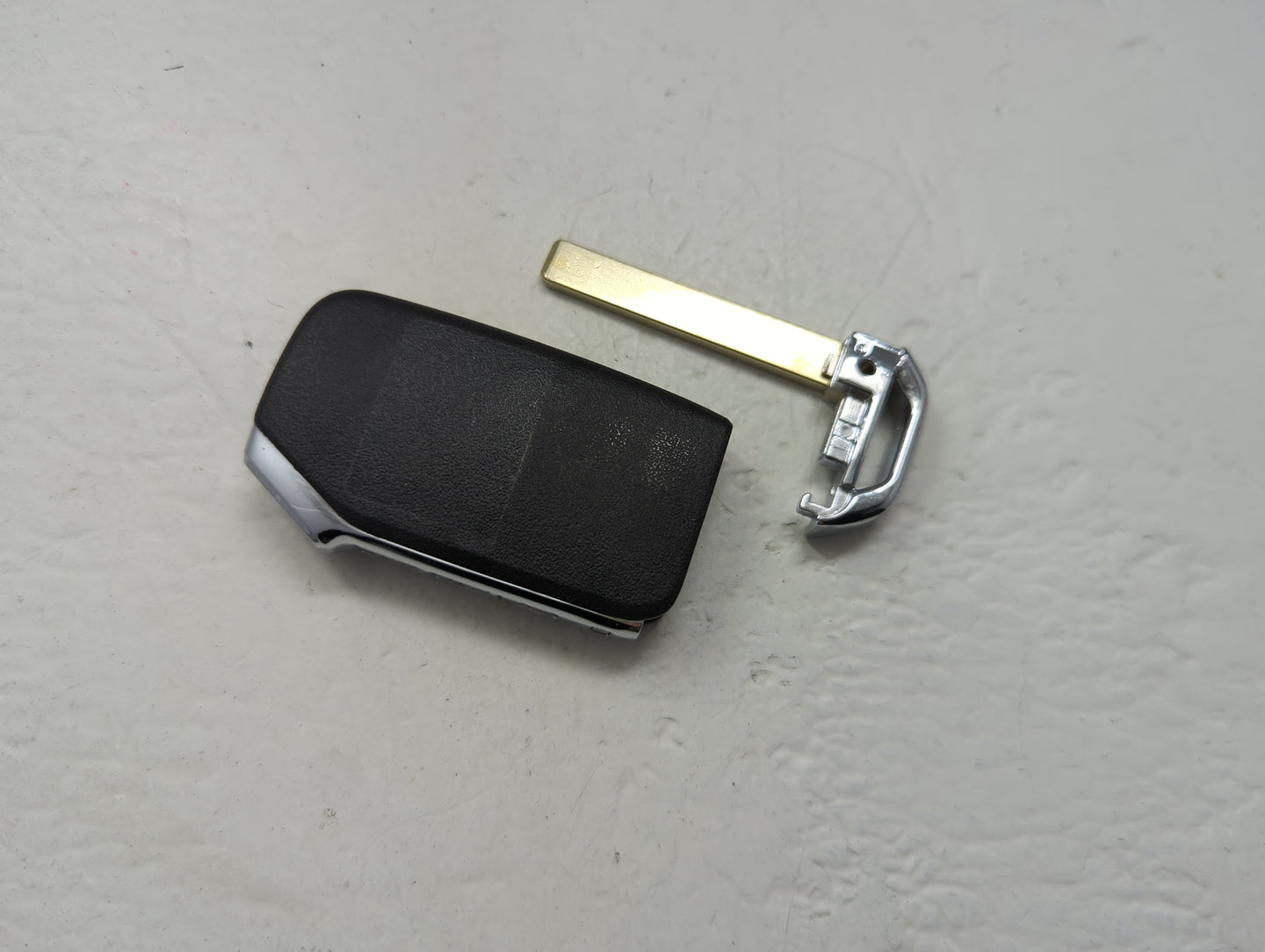 Kia Keyless Entry Remote Fob SY5MQ4FGE05 5 buttons - Oemusedautoparts1.com