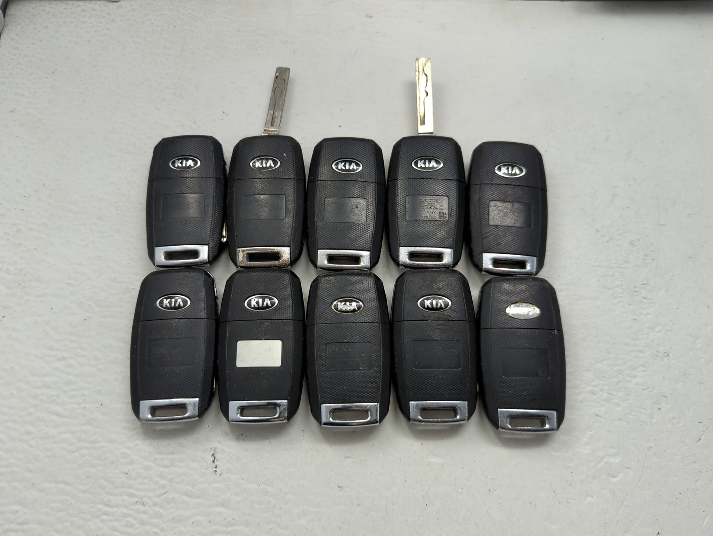 Lot of 10 Kia Keyless Entry Remote Fob MIXED FCC IDS MIXED PART NUMBERS - Oemusedautoparts1.com