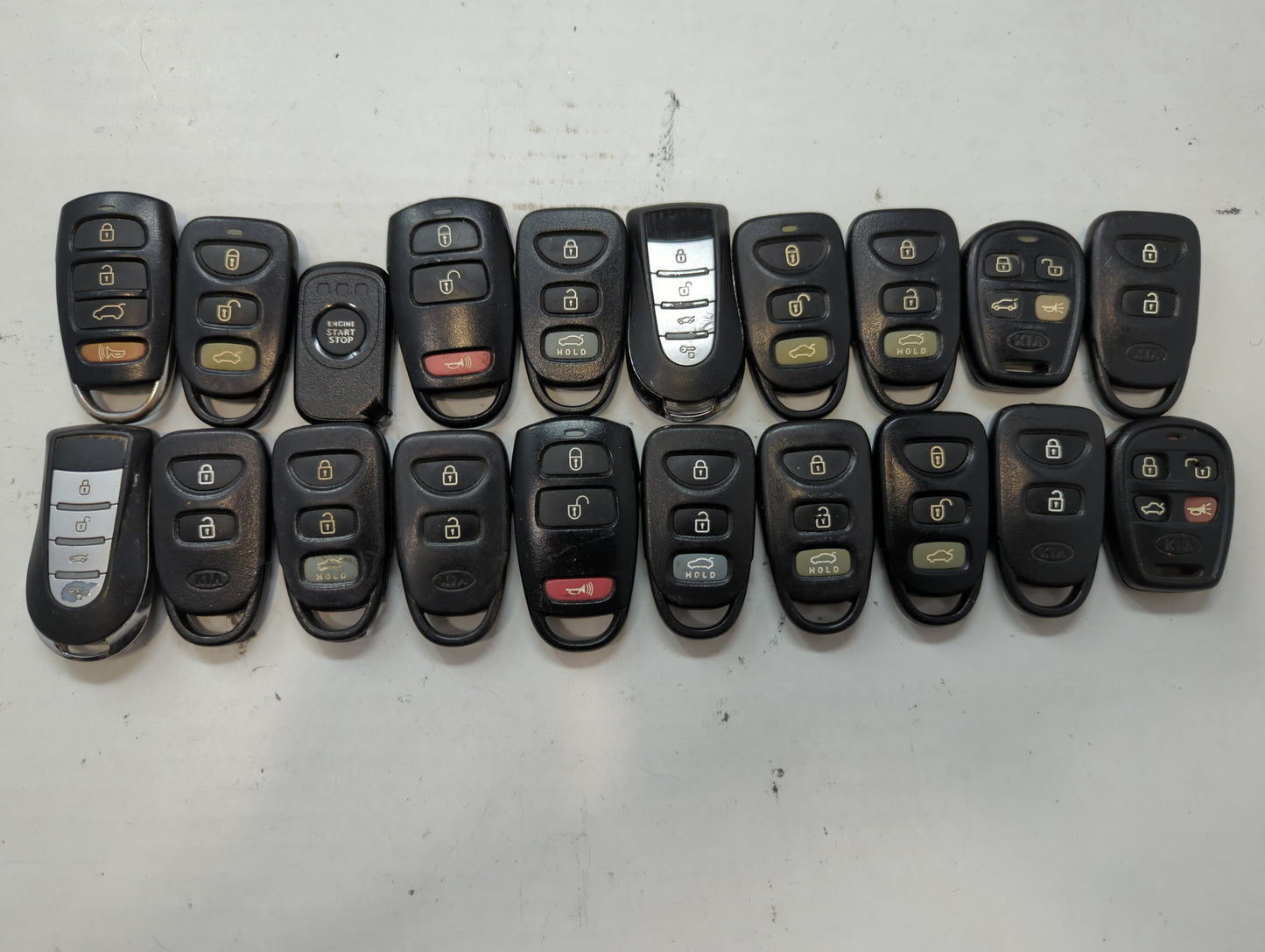 Lot of 20 Kia Keyless Entry Remote Fob VA5JR1040-2WSSL | VA5RED301-1WSS2 - Oemusedautoparts1.com