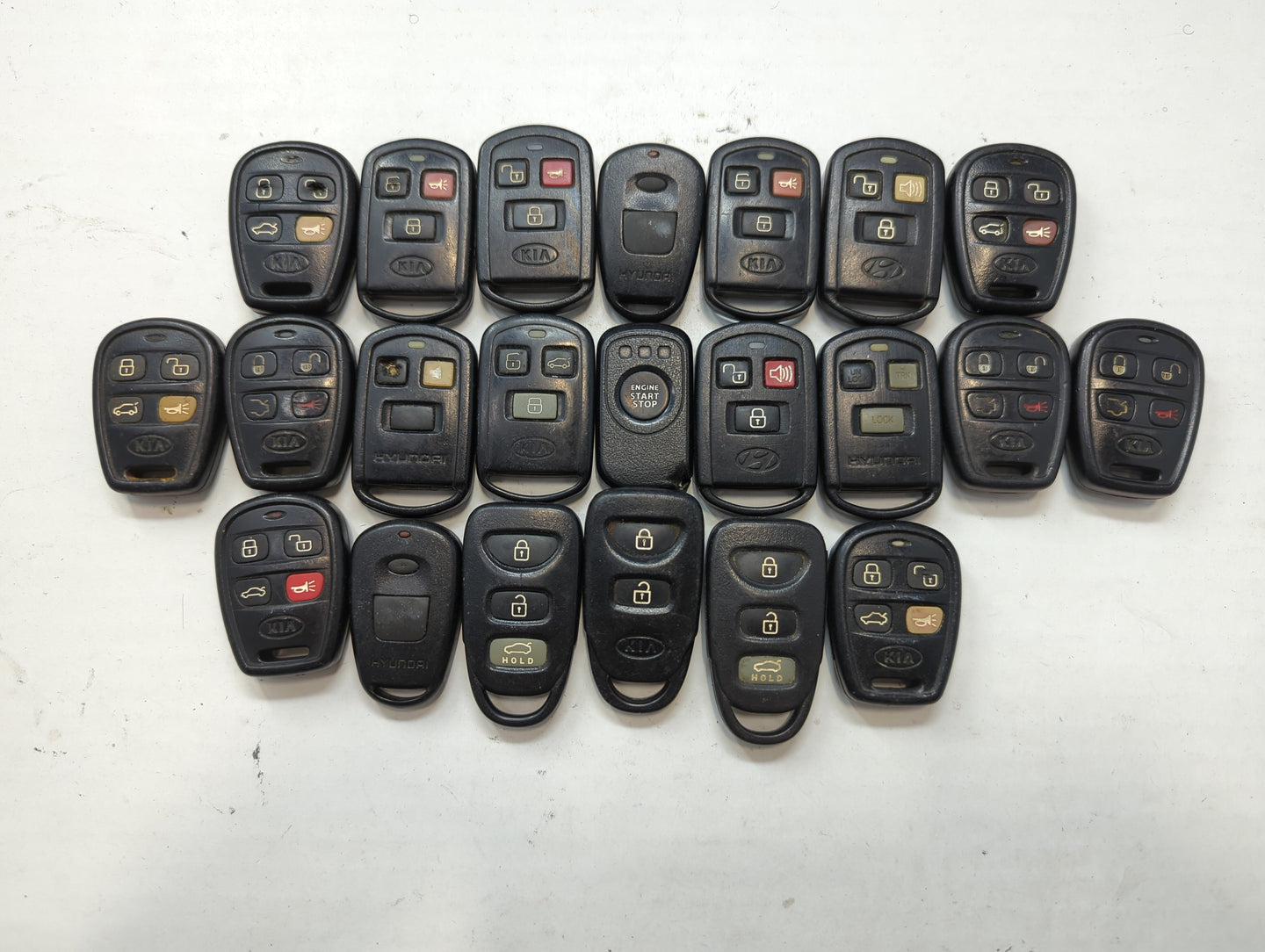 Lot of 22 Kia Keyless Entry Remote Fob MIXED FCC IDS MIXED PART NUMBERS - Oemusedautoparts1.com