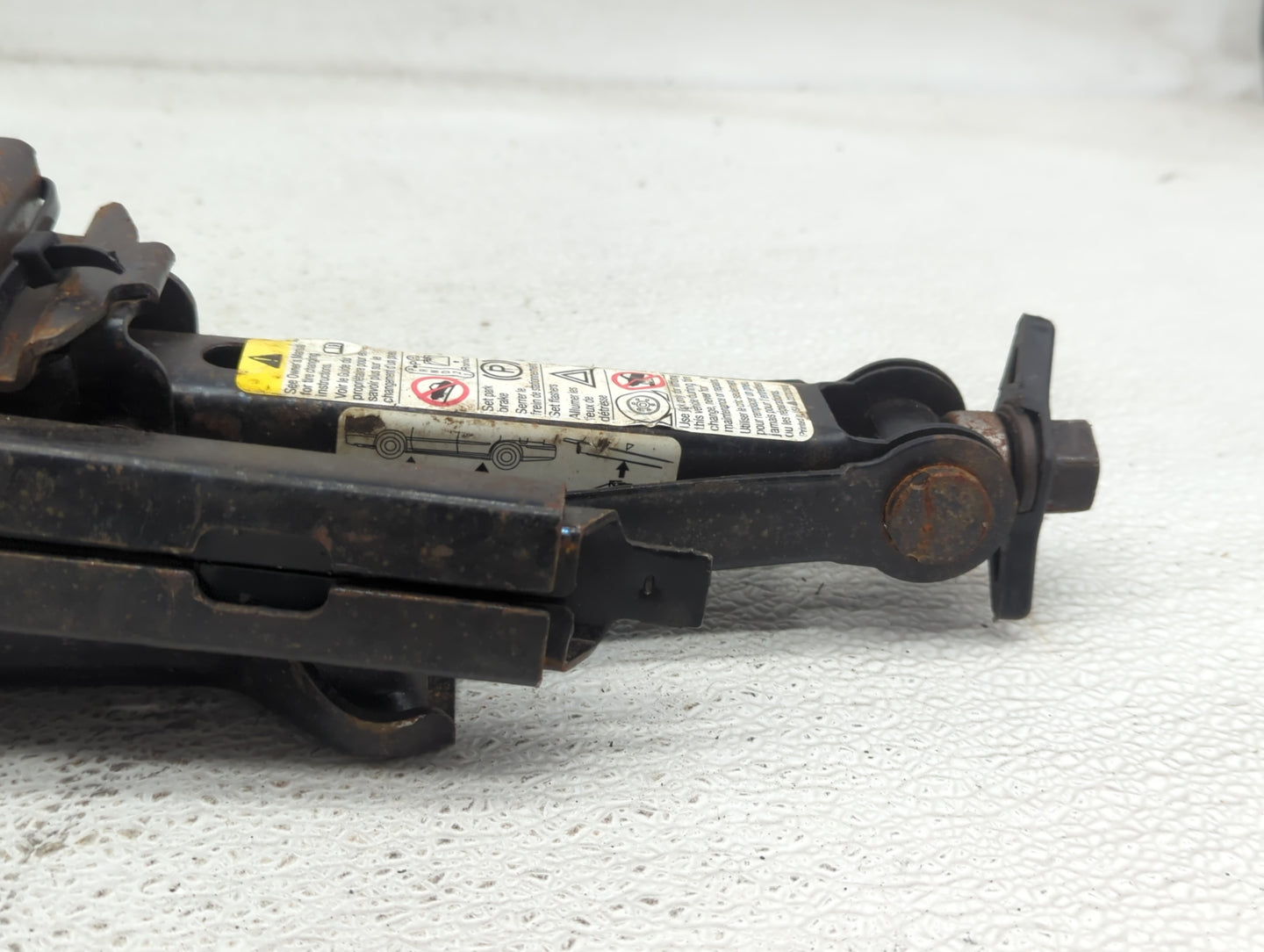 Kia Forte Spare Scissor Car Jack 1055068 - Oemusedautoparts1.com