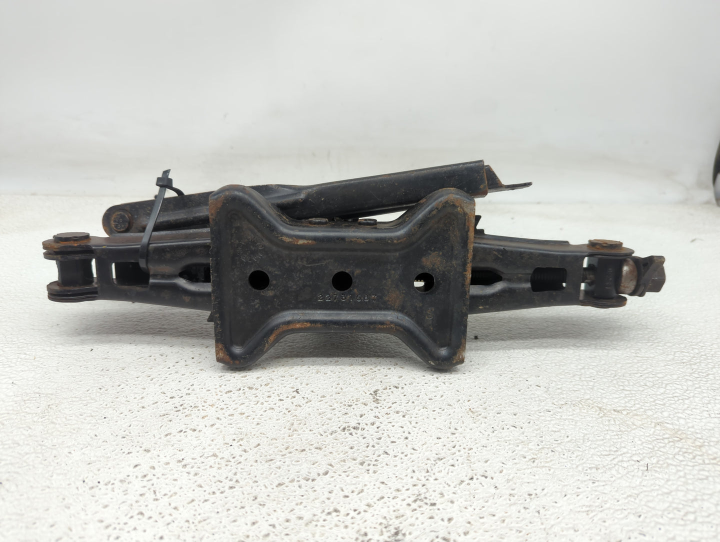 Kia Forte Spare Scissor Car Jack 1055068 - Oemusedautoparts1.com