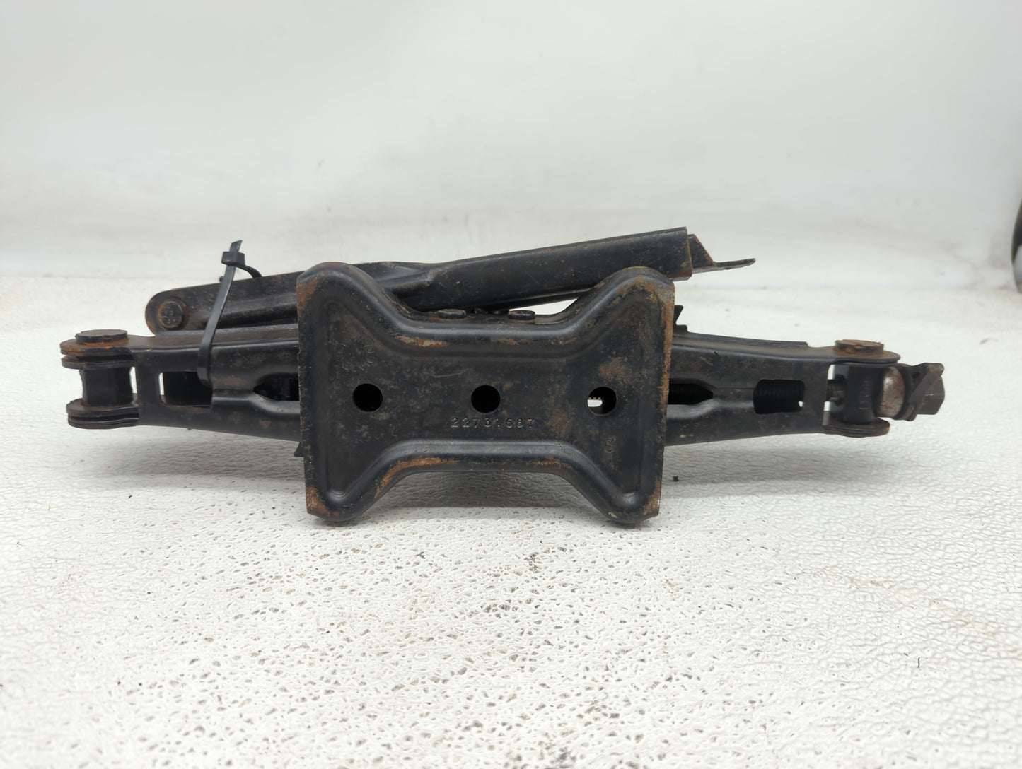 Kia Forte Spare Scissor Car Jack 1055068 - Oemusedautoparts1.com