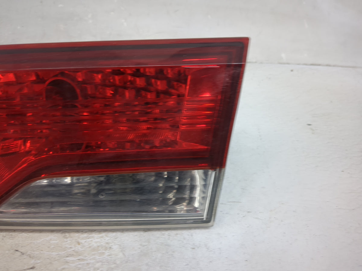 2010 Kia Forte Koup Passenger Right Side Deck Lid Mounted Tail Light - Oemusedautoparts1.com