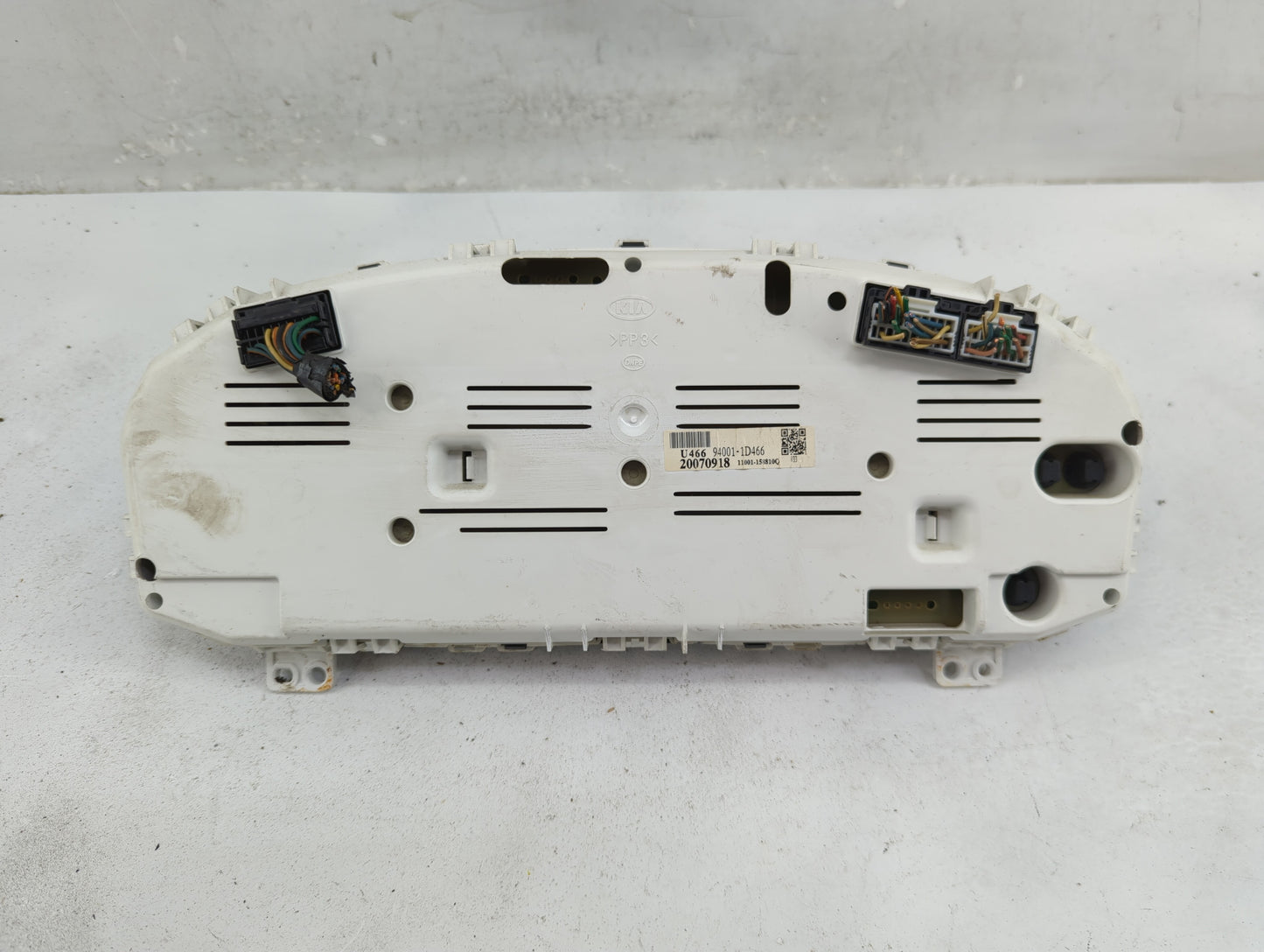 2007-2008 Kia Rondo Instrument Cluster Speedometer Gauges Fits Fits 2007 2008 OEM Used Auto Parts - Oemusedautoparts1.com