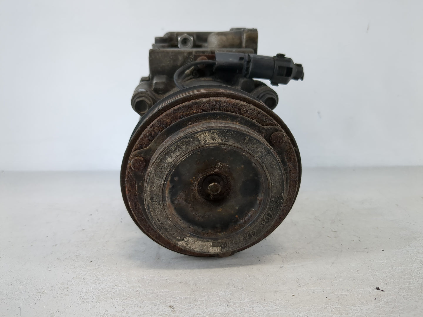 2002-2005 Kia Sedona Air Conditioning A/c Ac Compressor Oem - Oemusedautoparts1.com