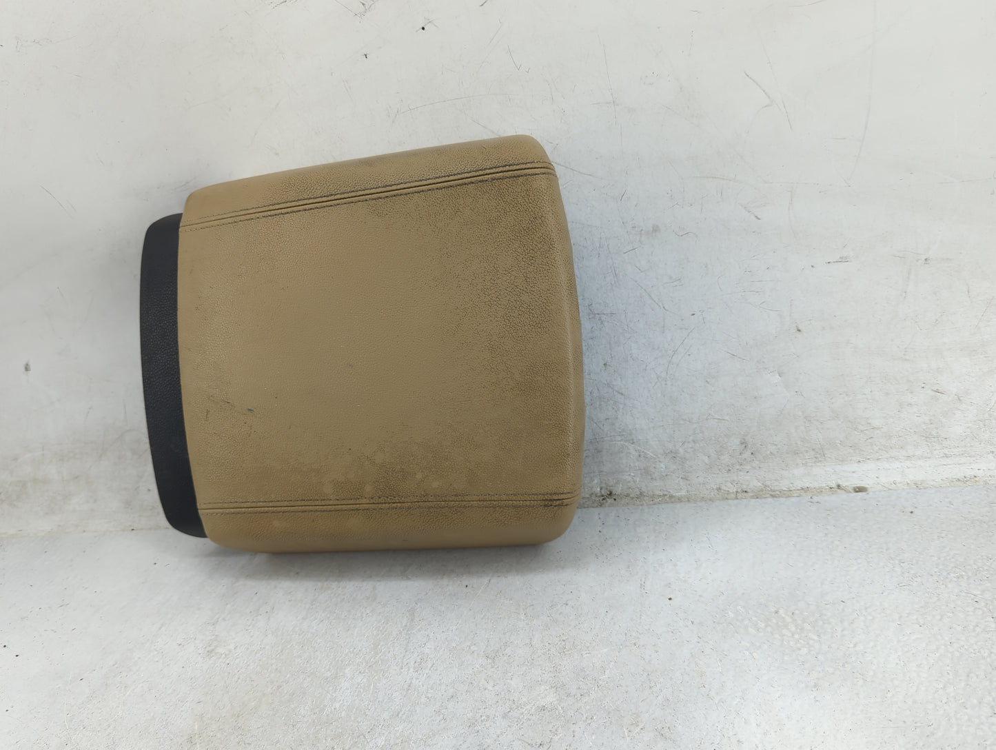 2015-2018 Kia Sedona Center Console Armrest Cover Lid Fits Fits 2015 2016 2017 2018 OEM Used Auto Parts - Oemusedautoparts1.
