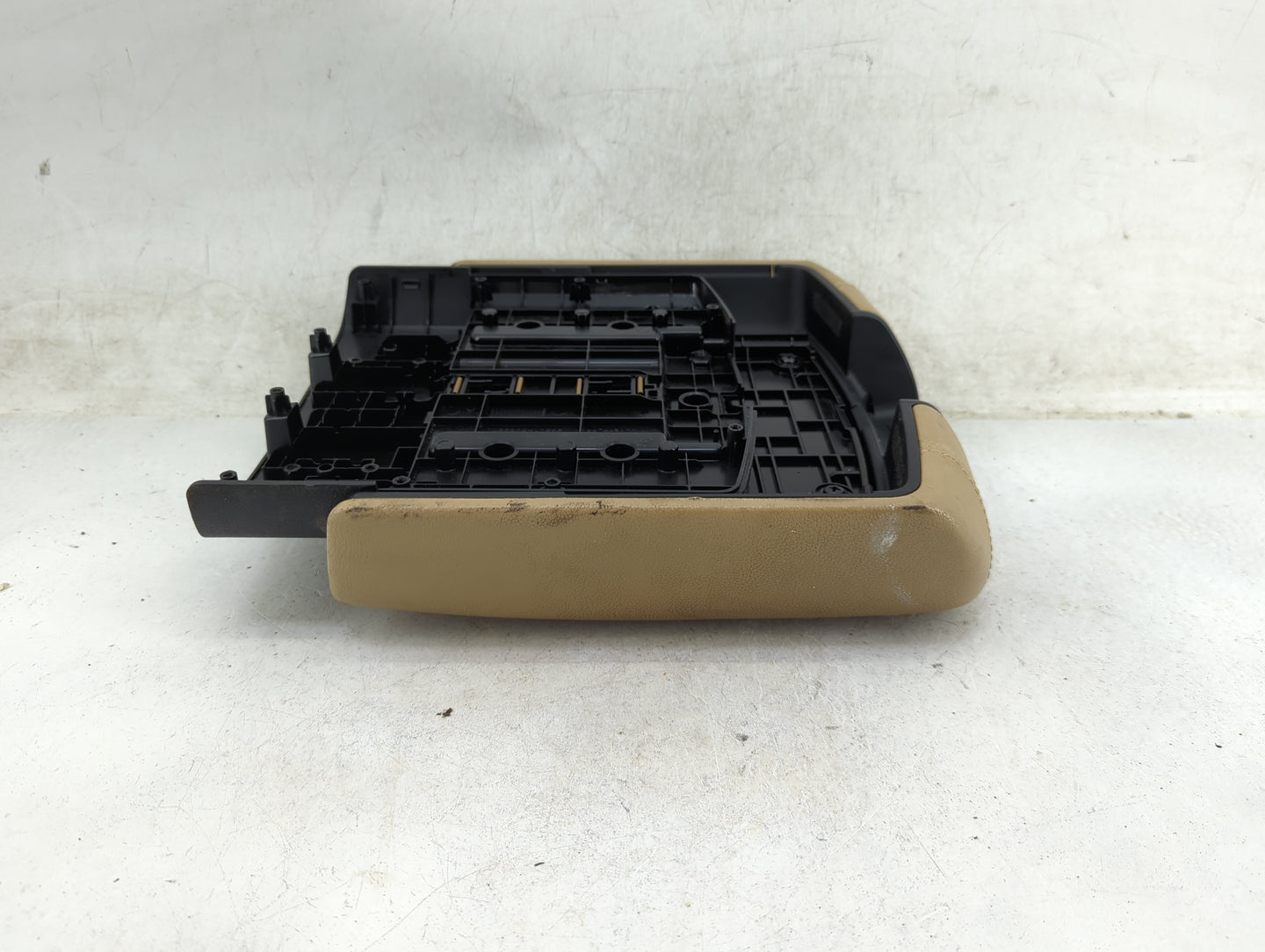 2015-2018 Kia Sedona Center Console Armrest Cover Lid Fits Fits 2015 2016 2017 2018 OEM Used Auto Parts - Oemusedautoparts1.