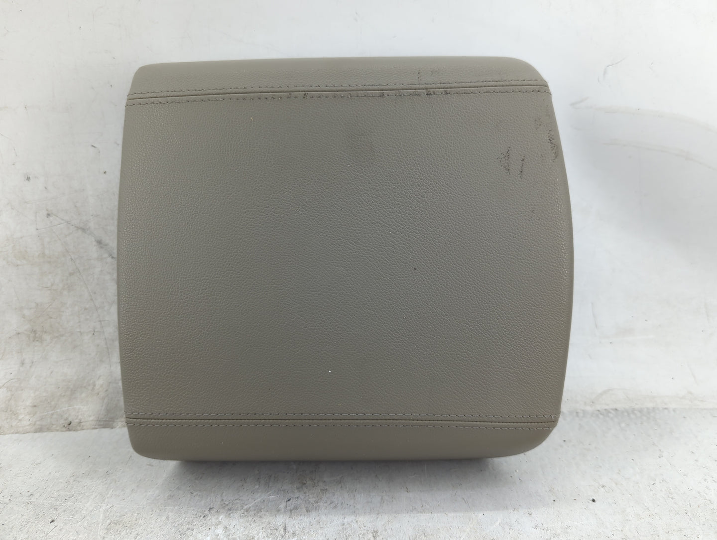 2015-2018 Kia Sedona Center Console Armrest Cover Lid Fits Fits 2015 2016 2017 2018 OEM Used Auto Parts - Oemusedautoparts1.