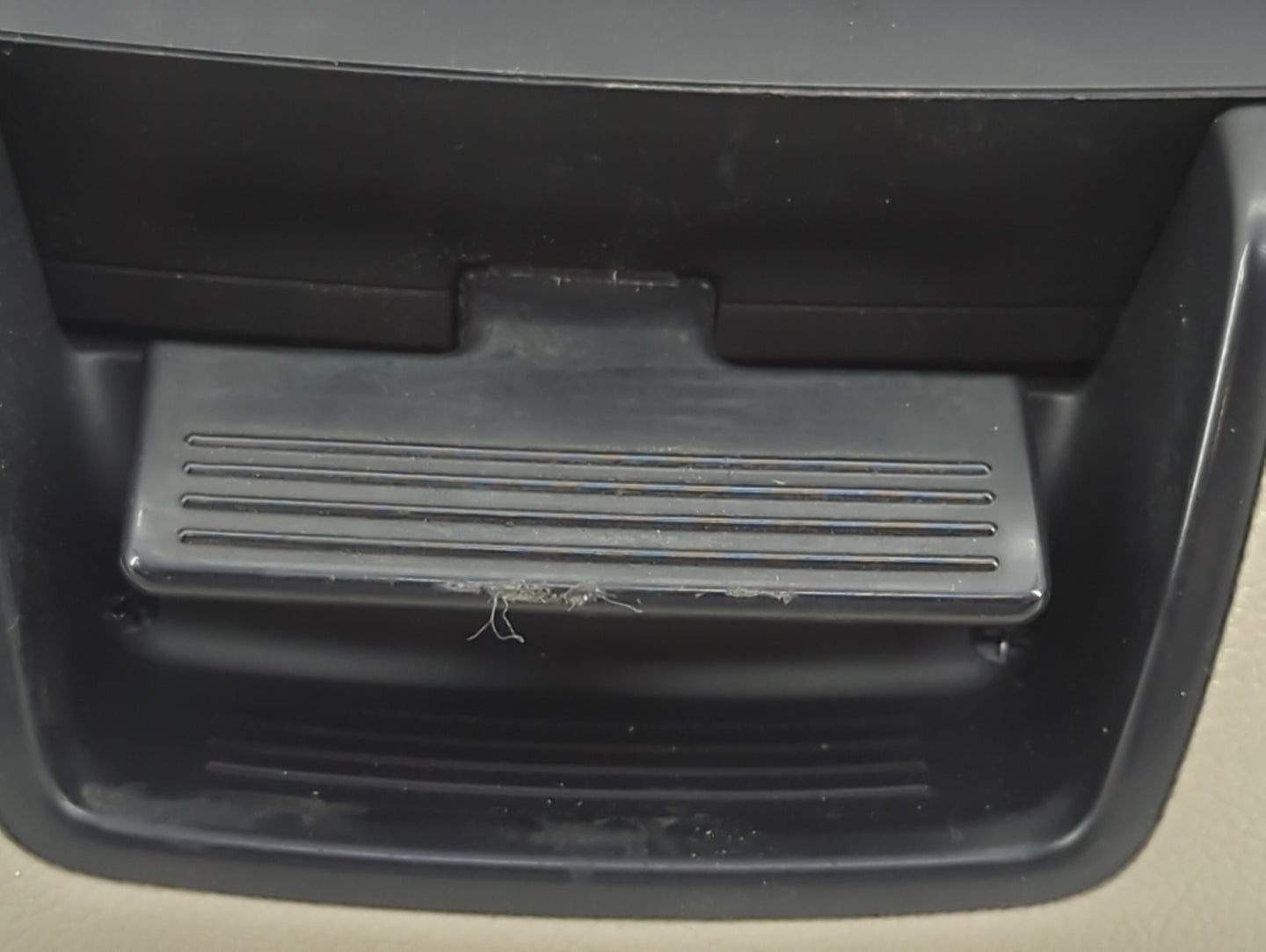 2015-2018 Kia Sedona Center Console Armrest Cover Lid Fits Fits 2015 2016 2017 2018 OEM Used Auto Parts - Oemusedautoparts1.