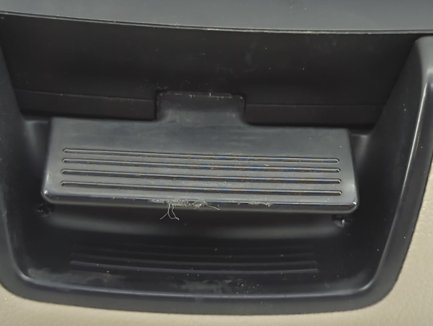 2015-2018 Kia Sedona Center Console Armrest Cover Lid Fits Fits 2015 2016 2017 2018 OEM Used Auto Parts - Oemusedautoparts1.