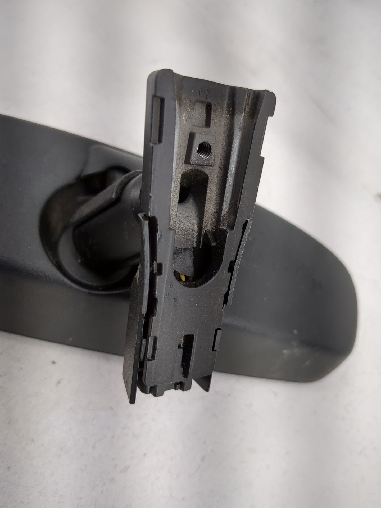 2010-2014 Kia Sedona Interior Rear View Mirror Replacement OEM Fits Fits 2010 2011 2012 2014 OEM Used Auto Parts - Oemusedau