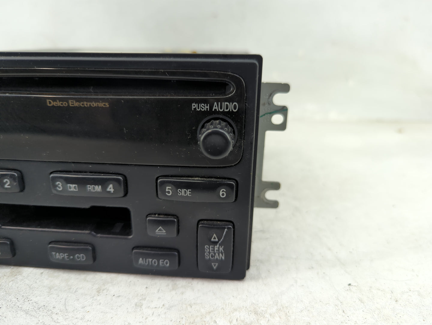 2003-2006 Kia Sorento Radio AM FM Cd Player Receiver Replacement Fits Fits 2003 2004 2005 2006 OEM Used Auto Parts - Oemused