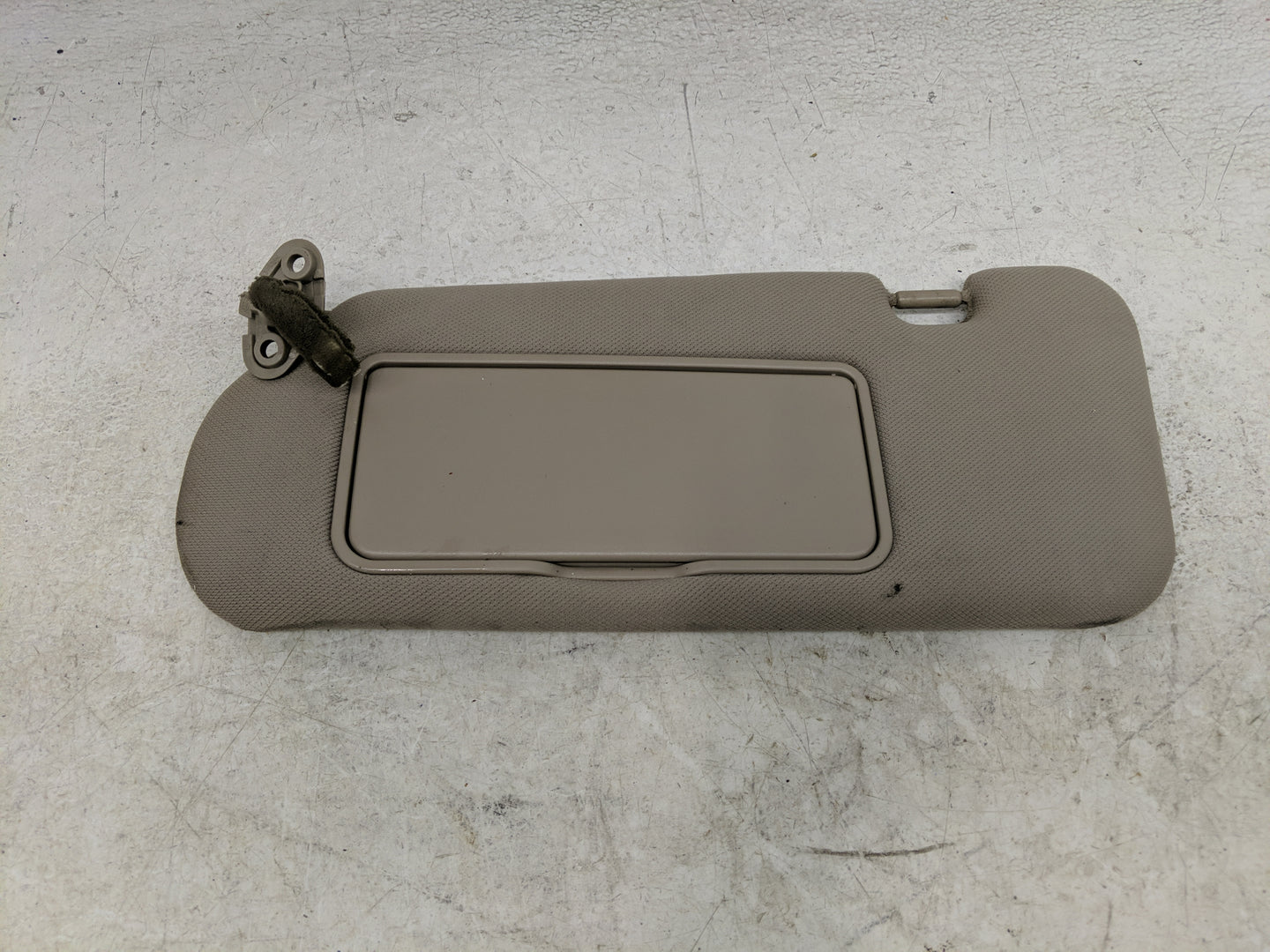 2005-2007 Kia Sorento Sun Visor Shade Replacement Driver Left Mirror Fits Fits 2005 2006 2007 OEM Used Auto Parts - Oemuseda