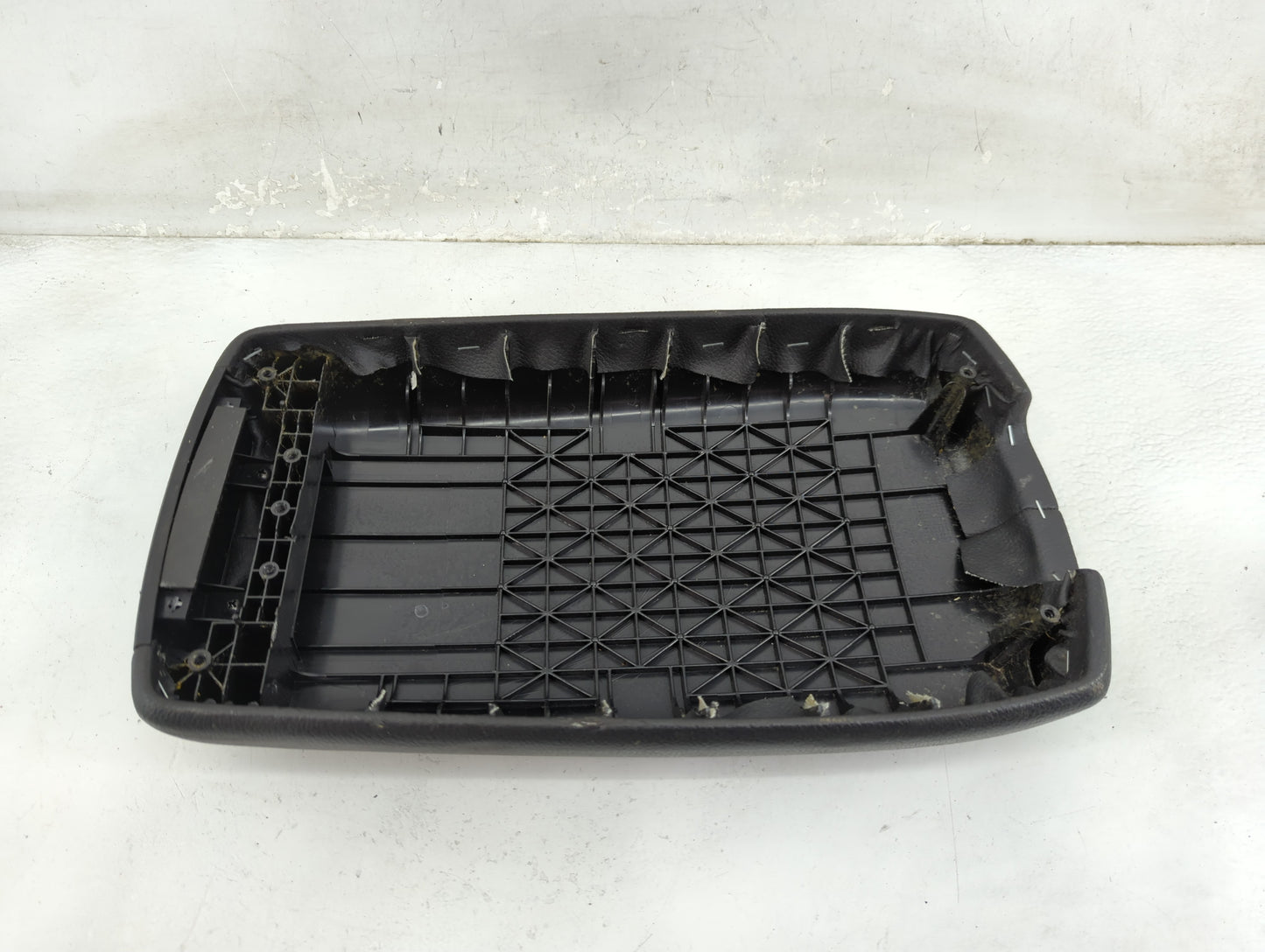 2009-2013 Kia Sorento Center Console Armrest Cover Lid Fits Fits 2009 2011 2012 2013 OEM Used Auto Parts - Oemusedautoparts1
