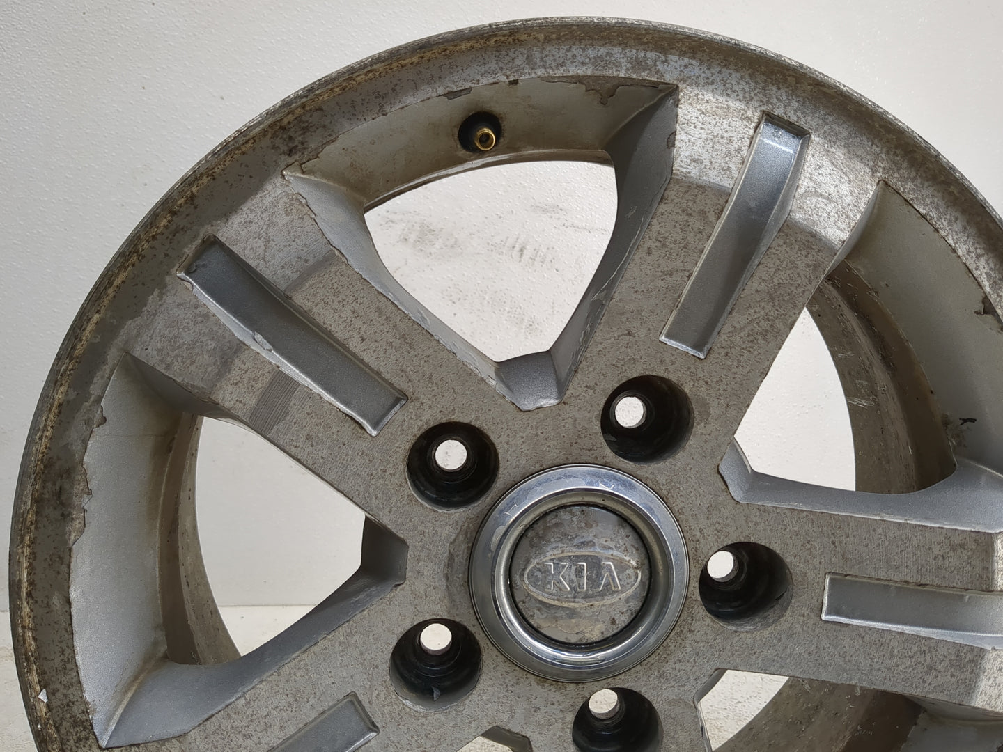 2003-2006 Kia Sorento Oem Wheel Rim 1148744 - Oemusedautoparts1.com